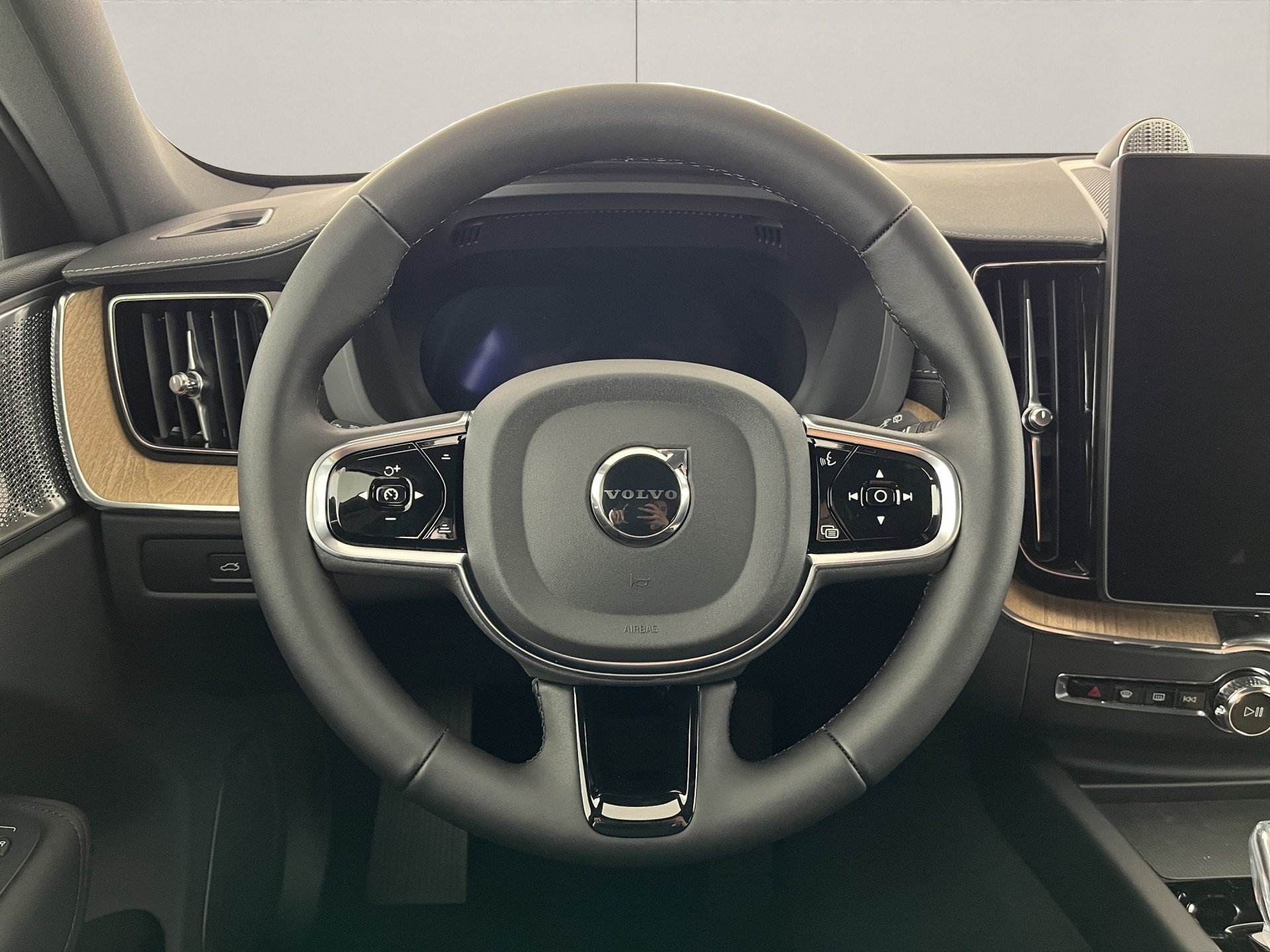 VOLVO XC60 2.0 T8 TE Ultra Dark eAWD-image-10