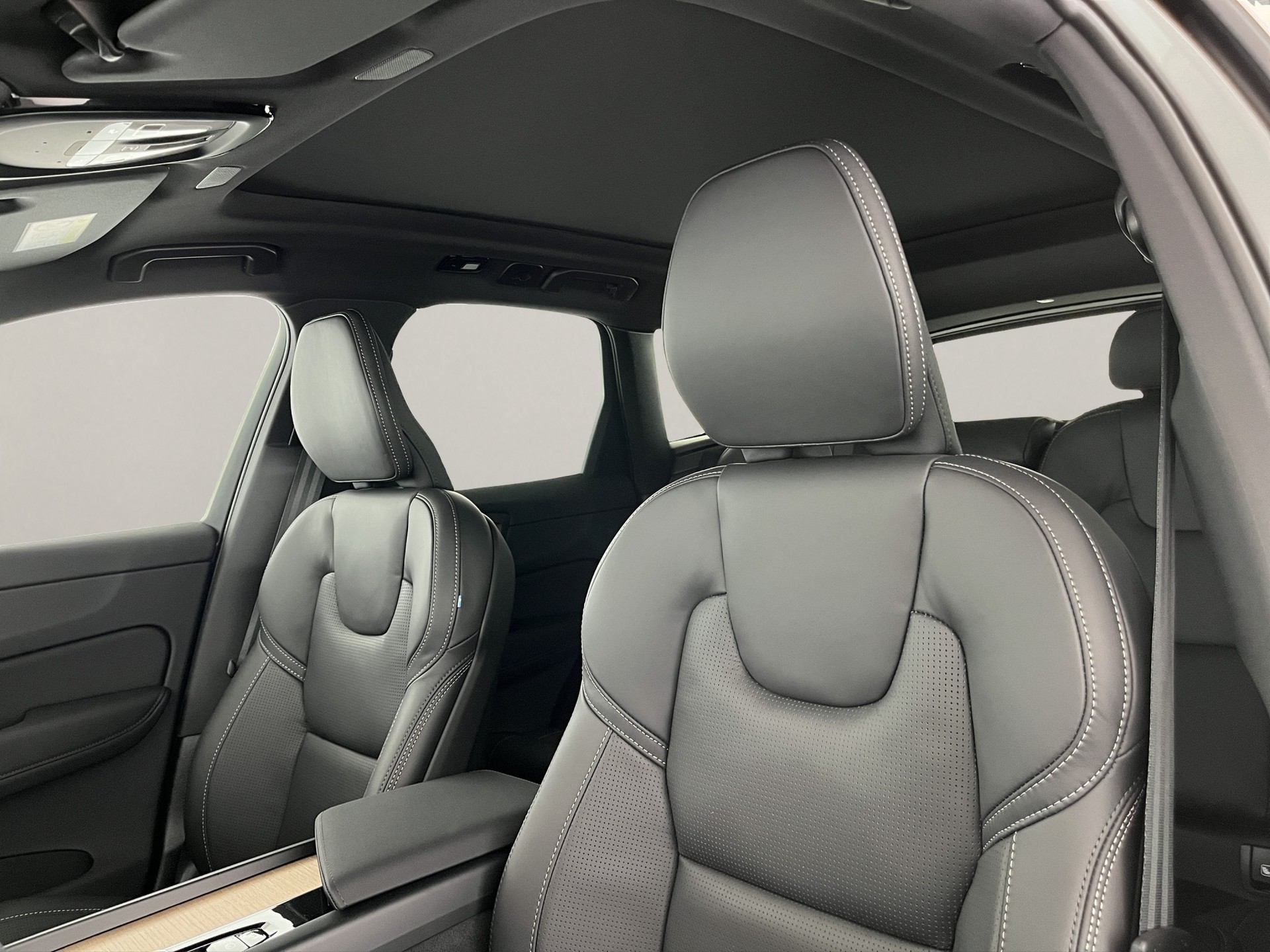 VOLVO XC60 2.0 T8 TE Ultra Dark eAWD-image-16
