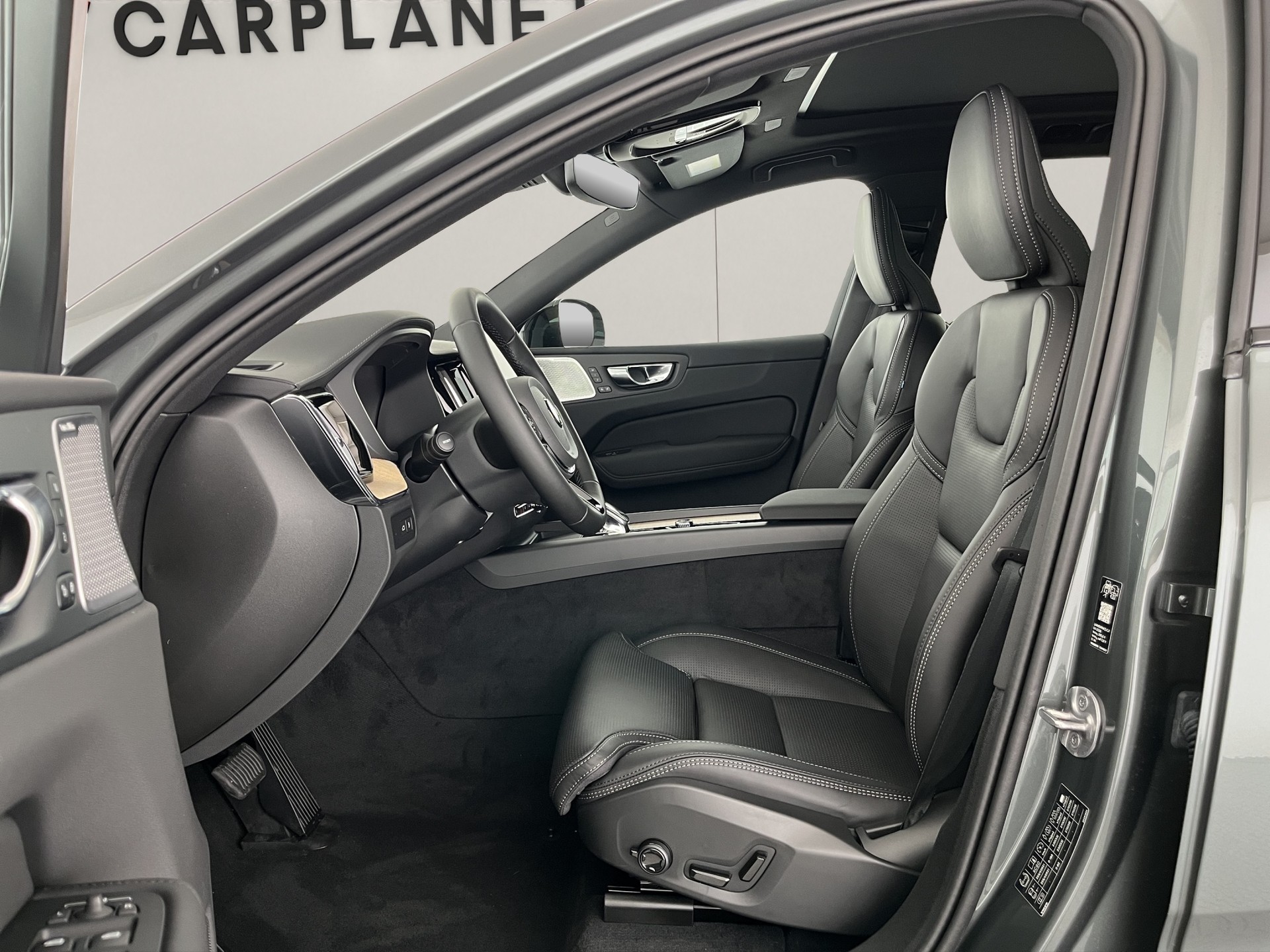 VOLVO XC60 2.0 T8 TE Ultra Dark eAWD-image-12