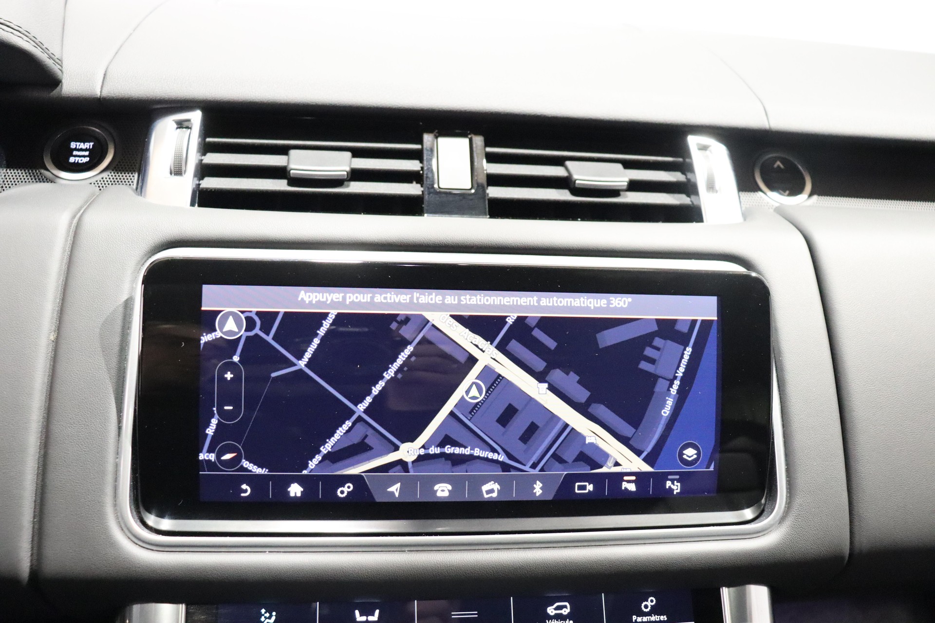 LAND ROVER Range Rover Sport 2.0 P400e HSE Dynamic-image-15