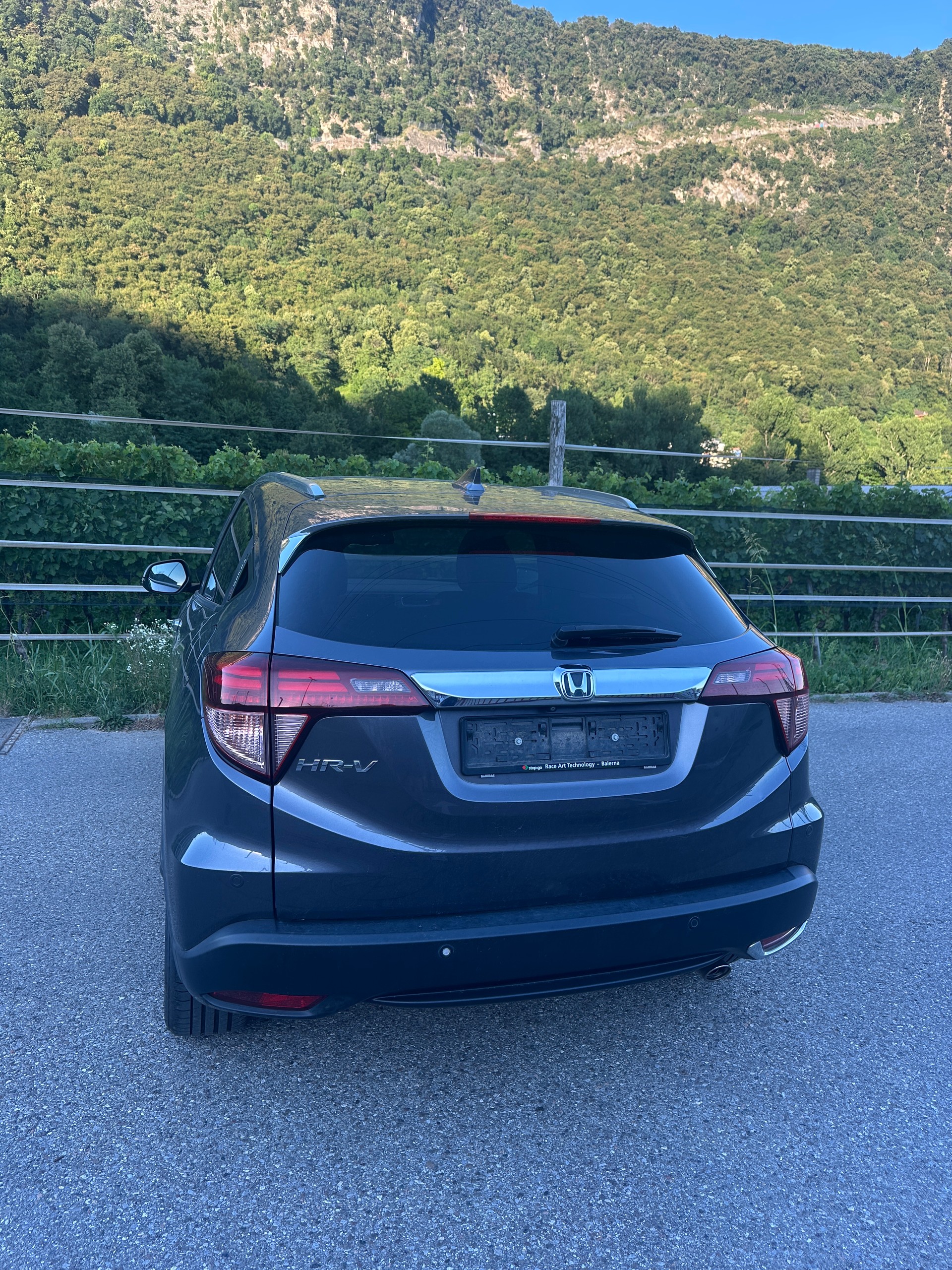 HONDA HR-V 1.6i-DTEC Executive-image-4