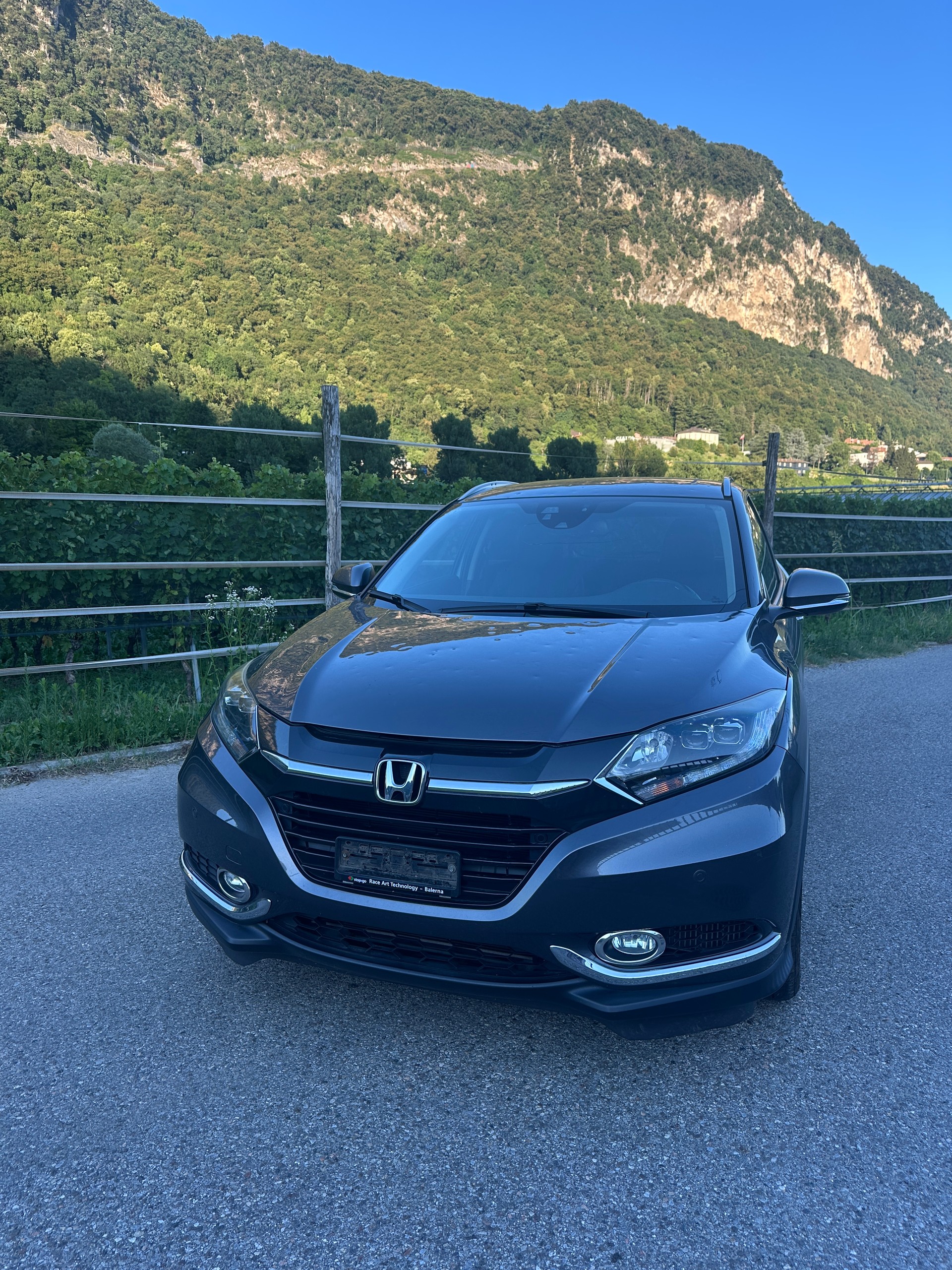 HONDA HR-V 1.6i-DTEC Executive-image-1