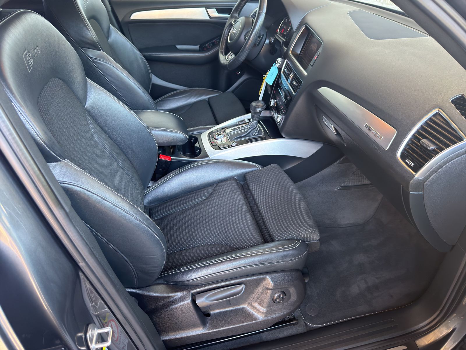 AUDI Q5 2.0 TDI quattro S-tronic-image-11