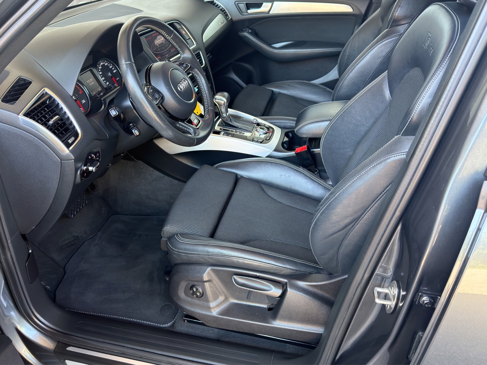 AUDI Q5 2.0 TDI quattro S-tronic-image-9