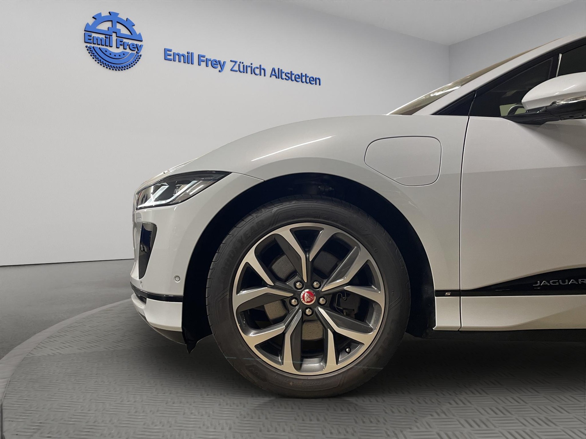 JAGUAR I-Pace EV400 S AWD-image-12