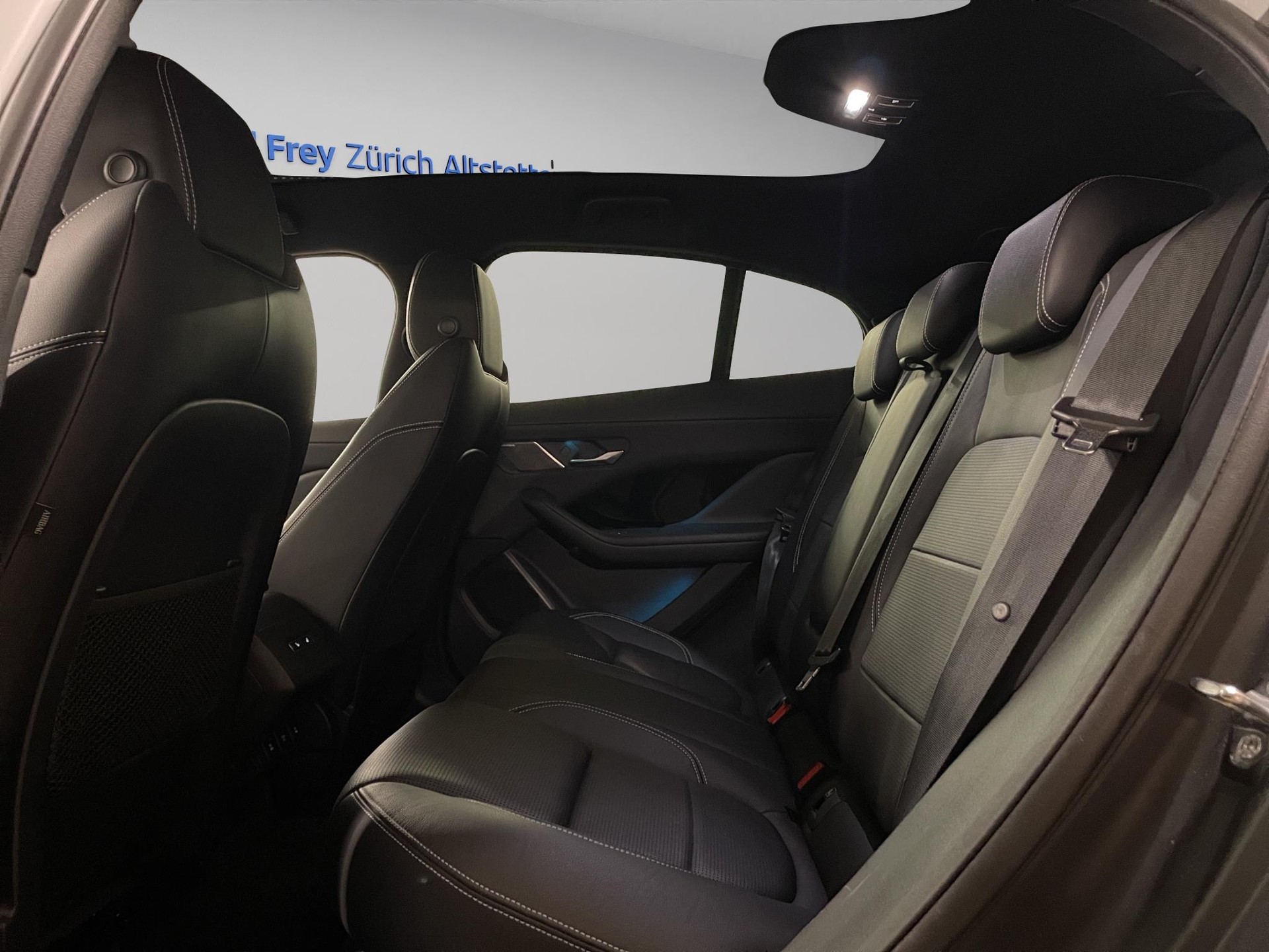 JAGUAR I-Pace EV400 S AWD-image-9