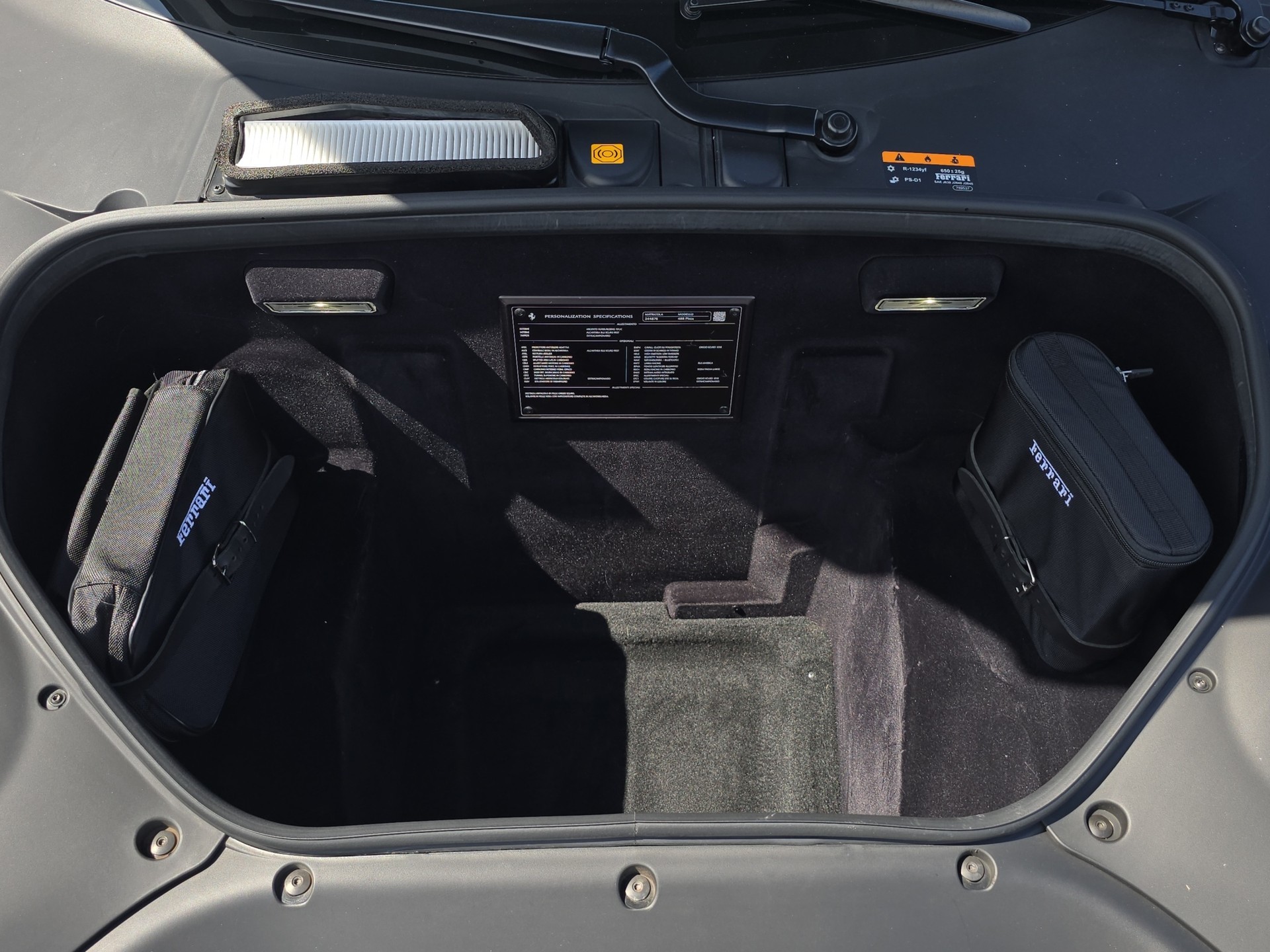FERRARI 488 Pista 3.9 V8-image-27