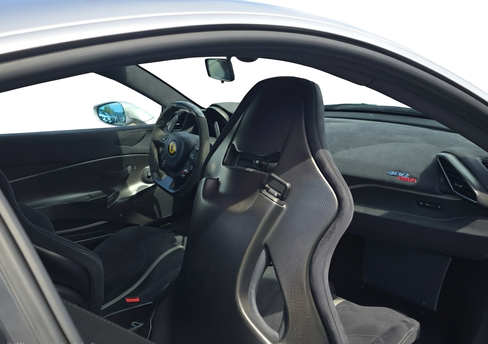 FERRARI 488 Pista 3.9 V8-image-11
