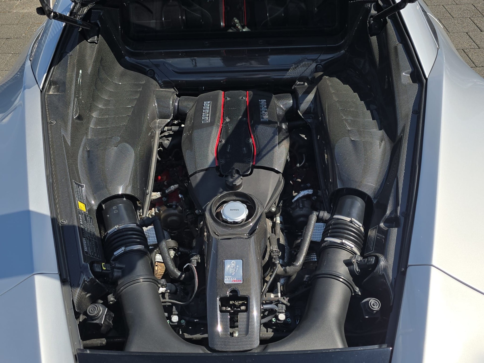 FERRARI 488 Pista 3.9 V8-image-28