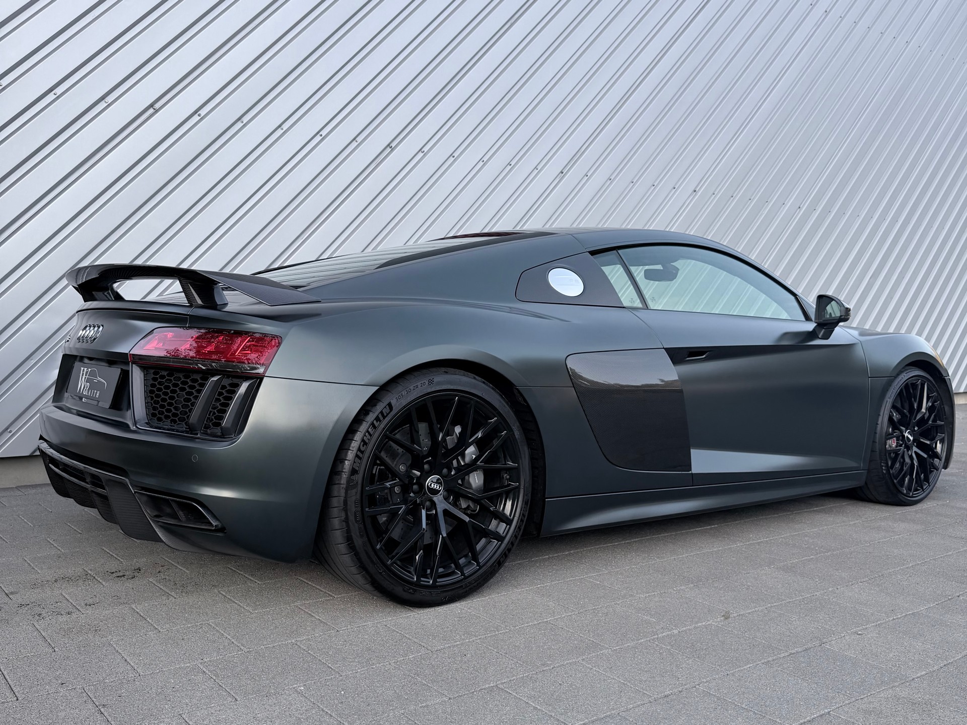 AUDI R8 Coupé 5.2 plus S-Tronic-image-2