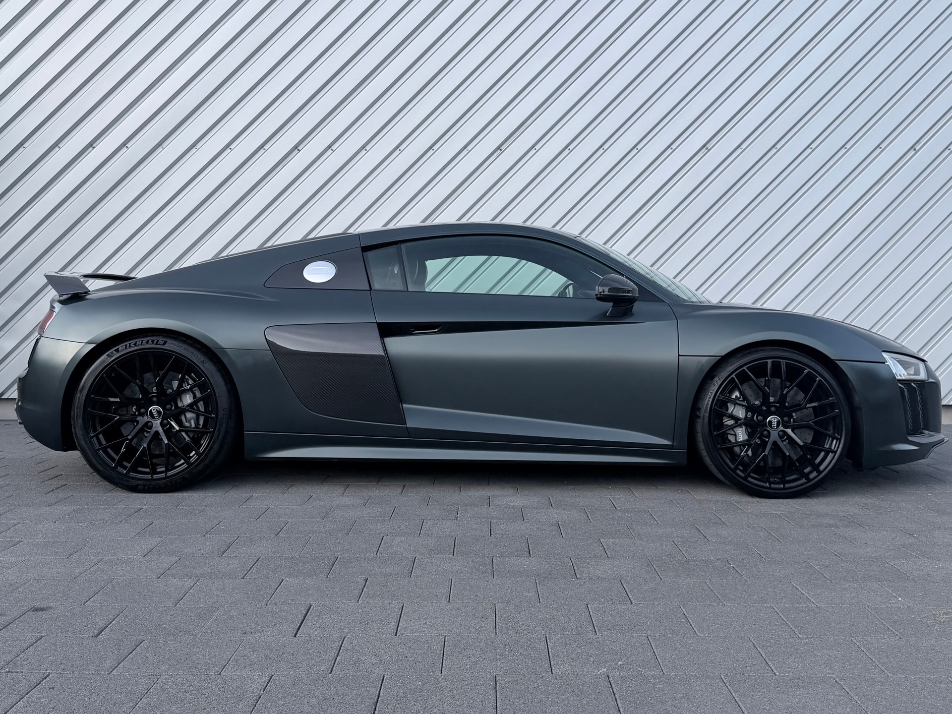 AUDI R8 Coupé 5.2 plus S-Tronic-image-1