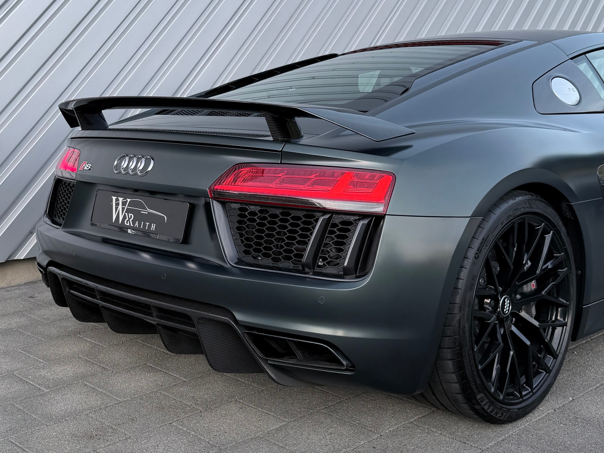 AUDI R8 Coupé 5.2 plus S-Tronic-image-3