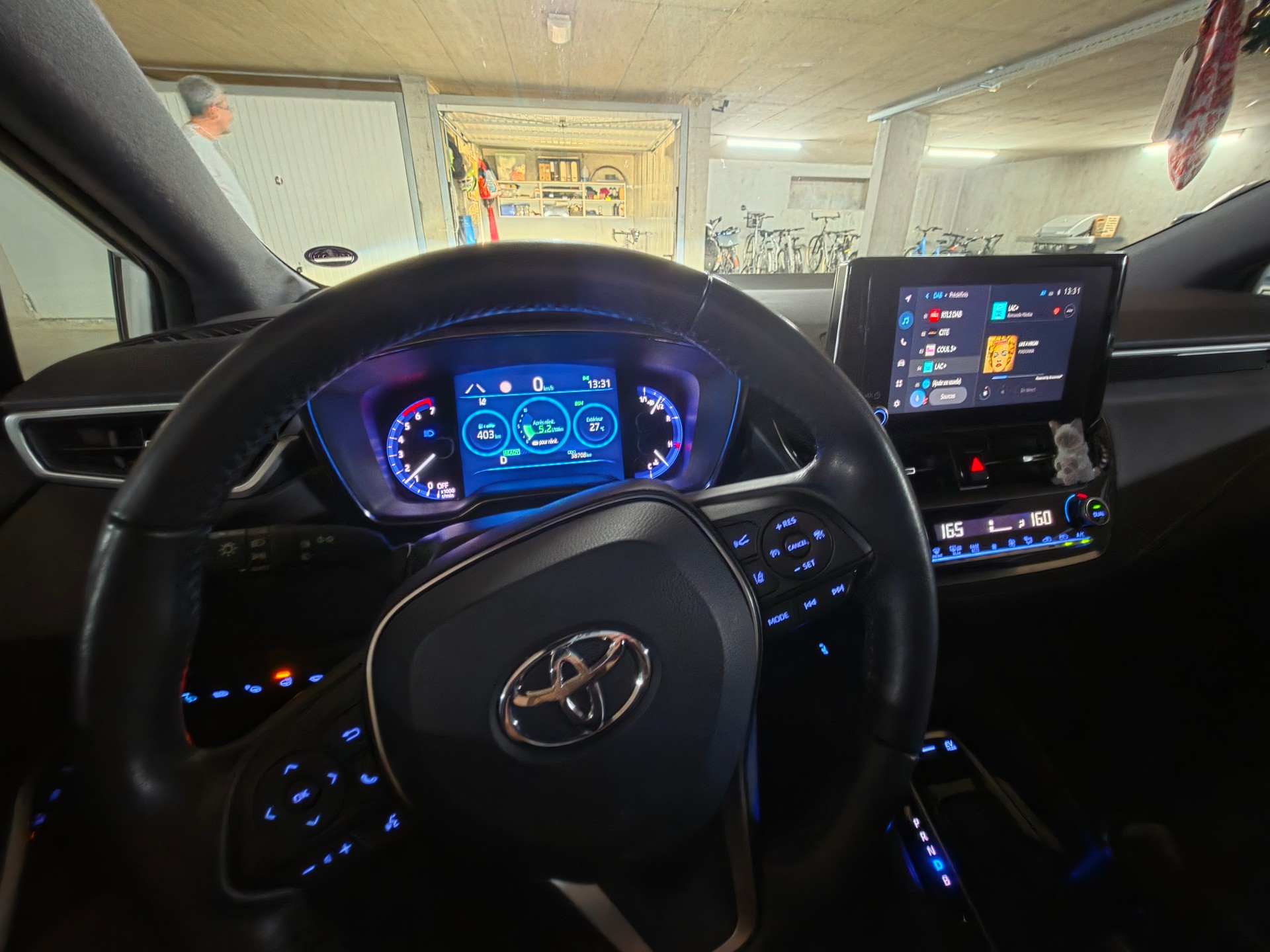 TOYOTA 1.8 HSD Trend-image-5