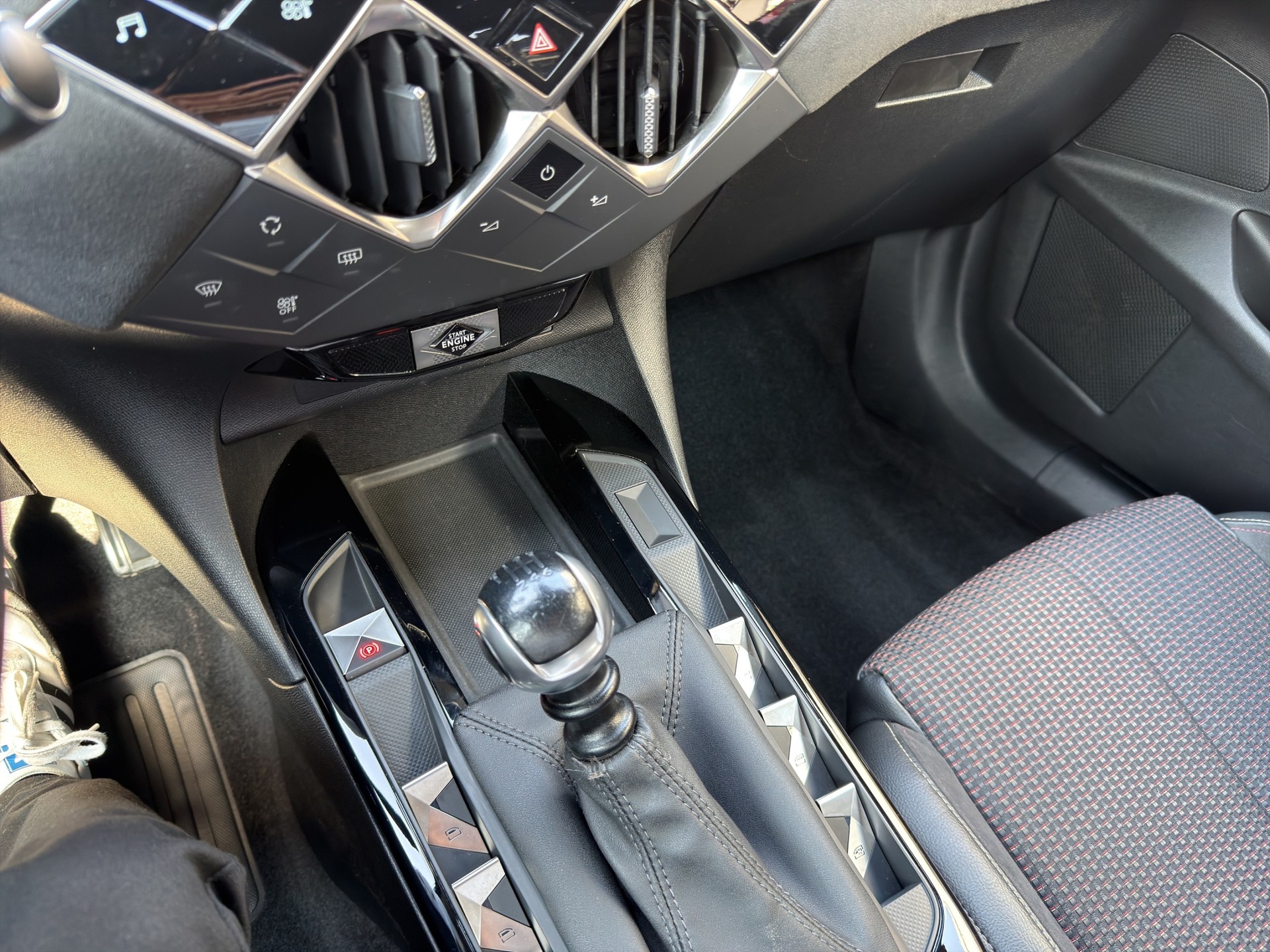 DS AUTOMOBILES DS3 1.2 Performance Line-image-10