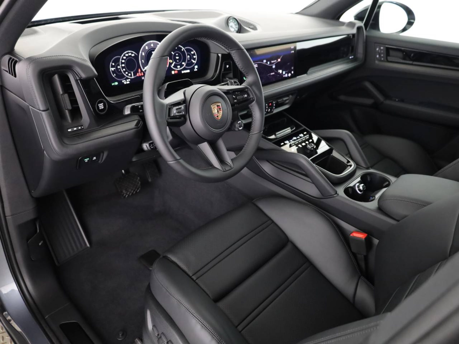 PORSCHE Cayenne E-Hybrid Black Edition-image-3
