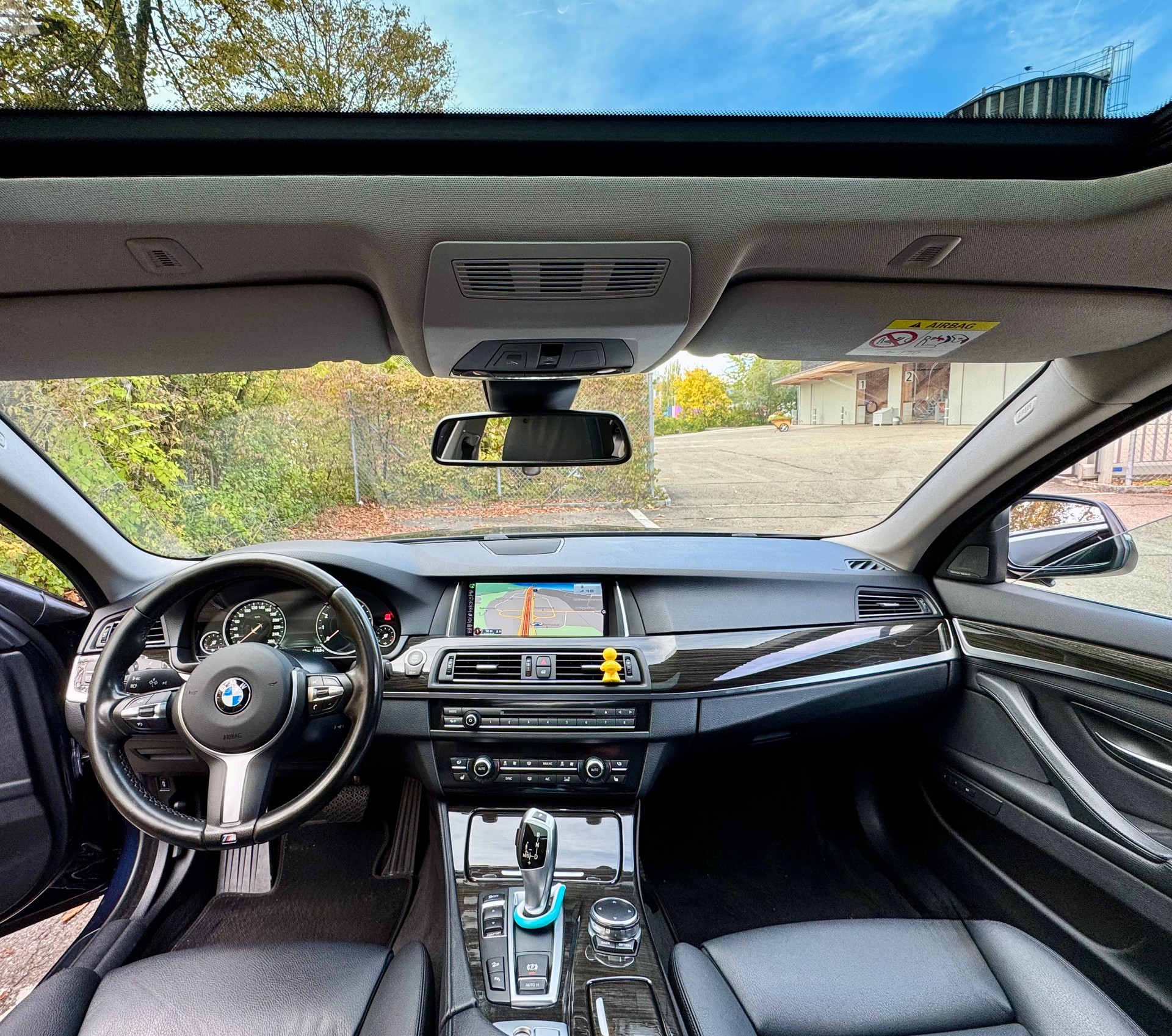 BMW 528i xDrive-image-3
