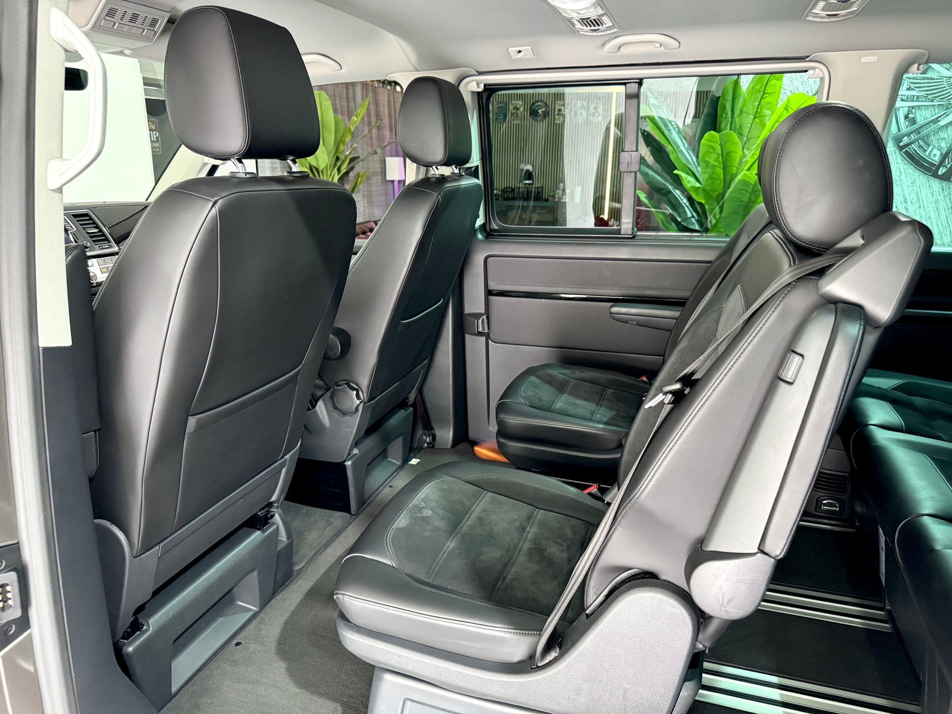 VW T6 Multivan 2.0 Bi-TDI Highline 4Motion DSG-image-6