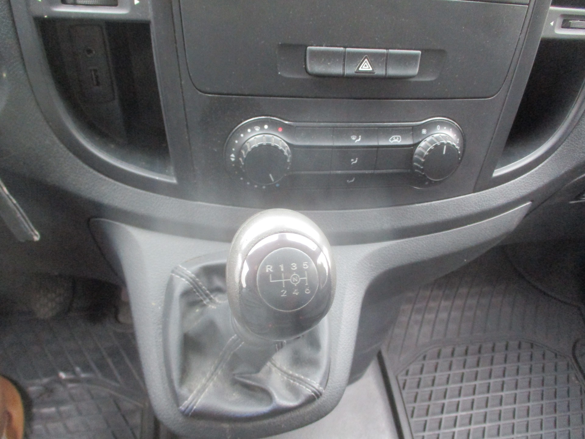 MERCEDES-BENZ Vito 111 BlueTEC L Euro 6-image-12