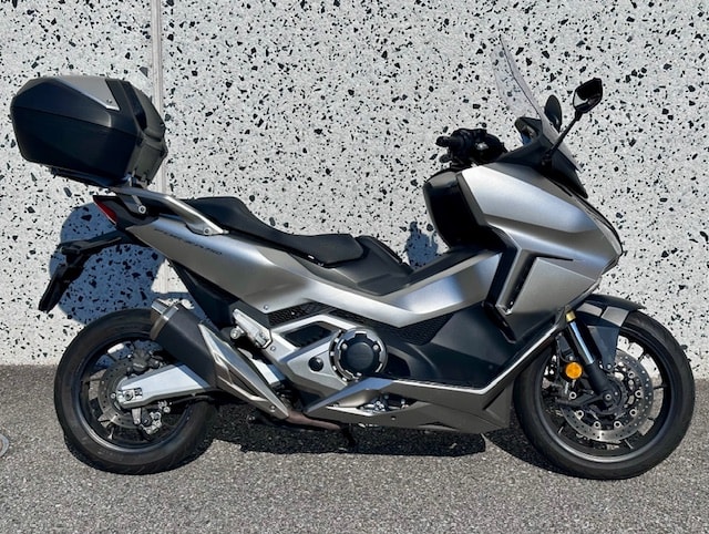 HONDA NSS 750