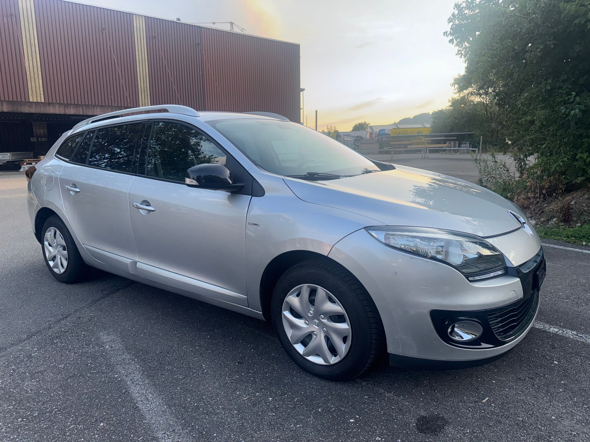 RENAULT Mégane Grandtour 1.5 dCi Swiss Edition EDC-image-4