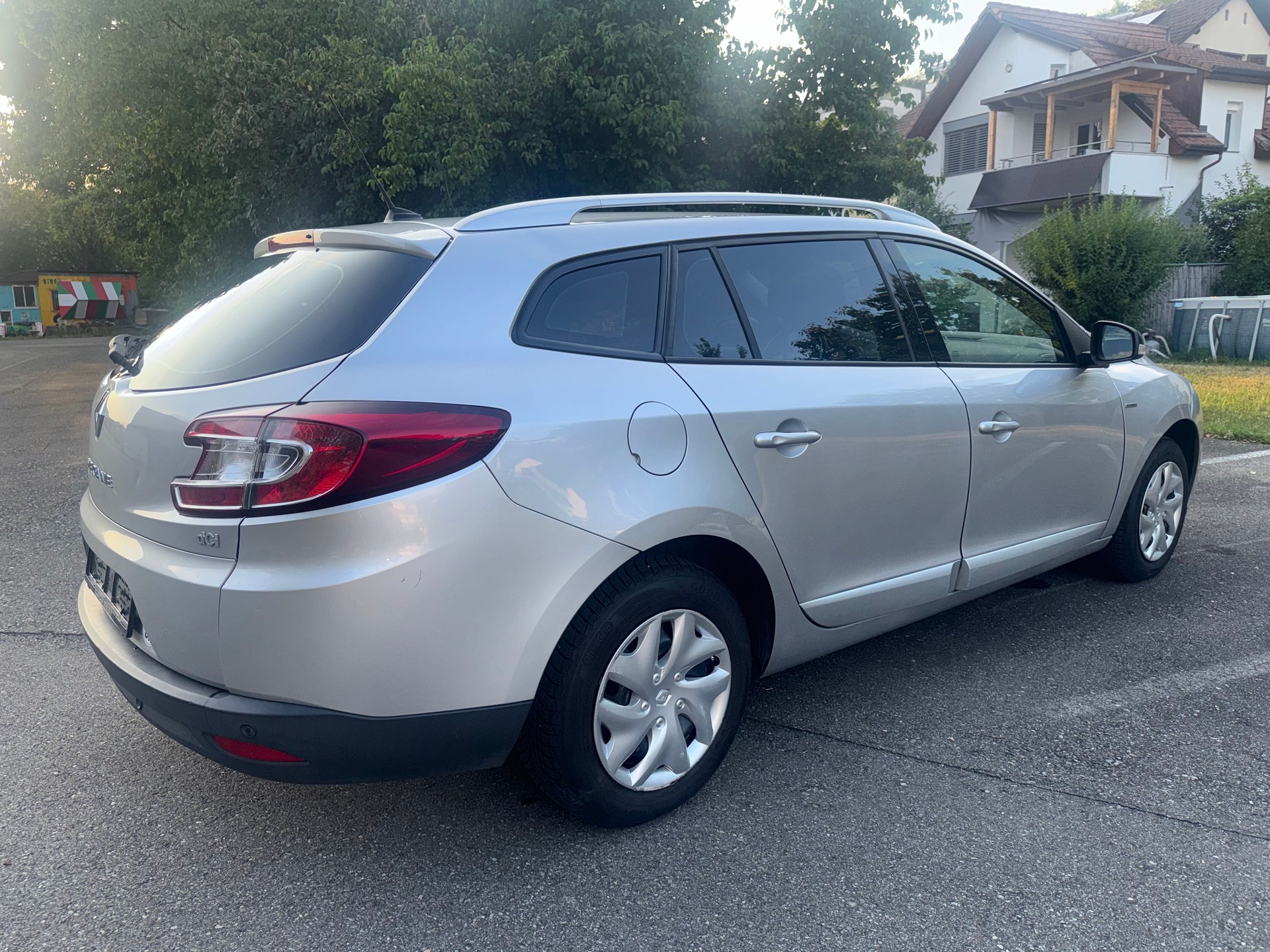 RENAULT Mégane Grandtour 1.5 dCi Swiss Edition EDC-image-3