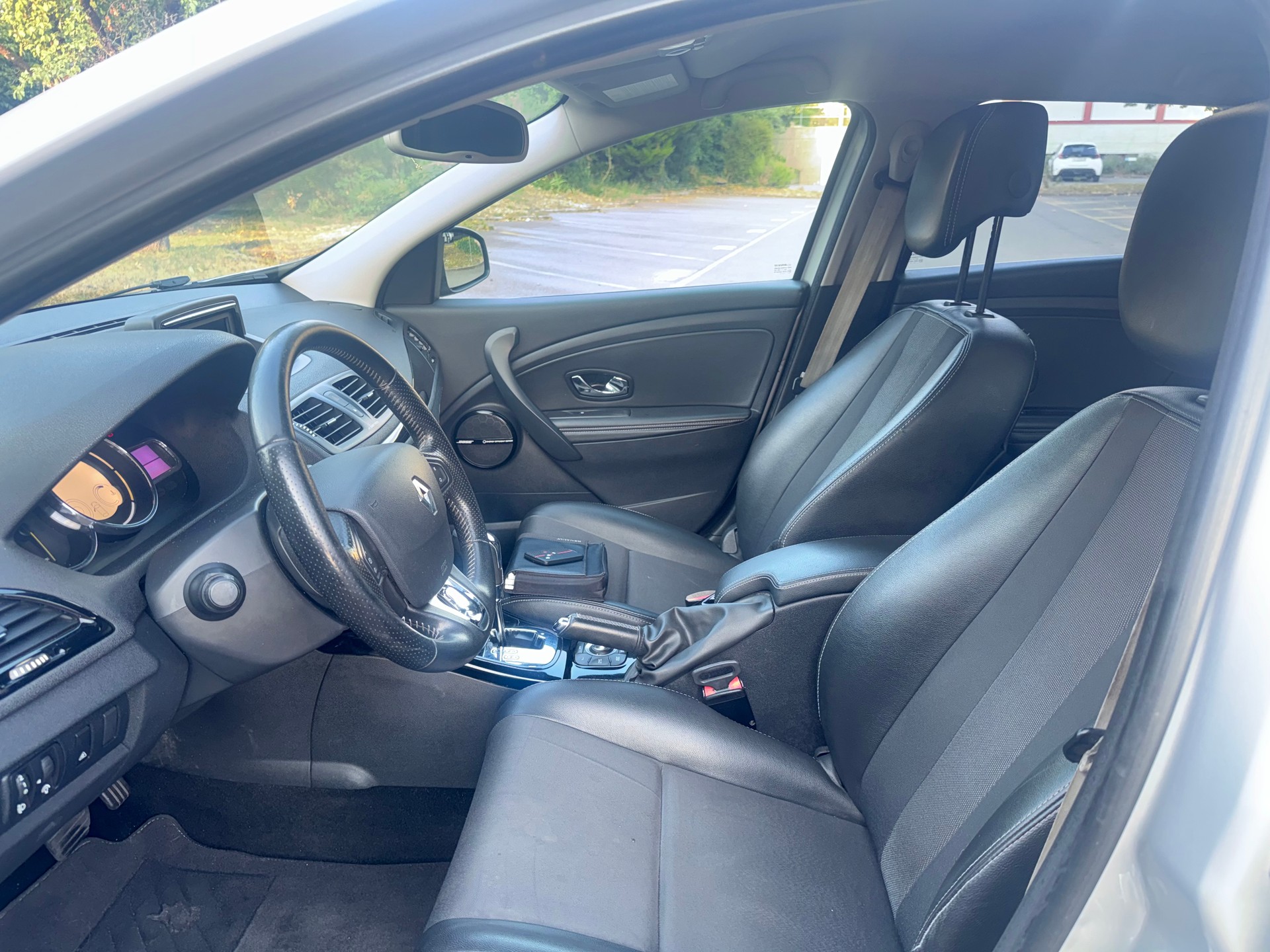 RENAULT Mégane Grandtour 1.5 dCi Swiss Edition EDC-image-7