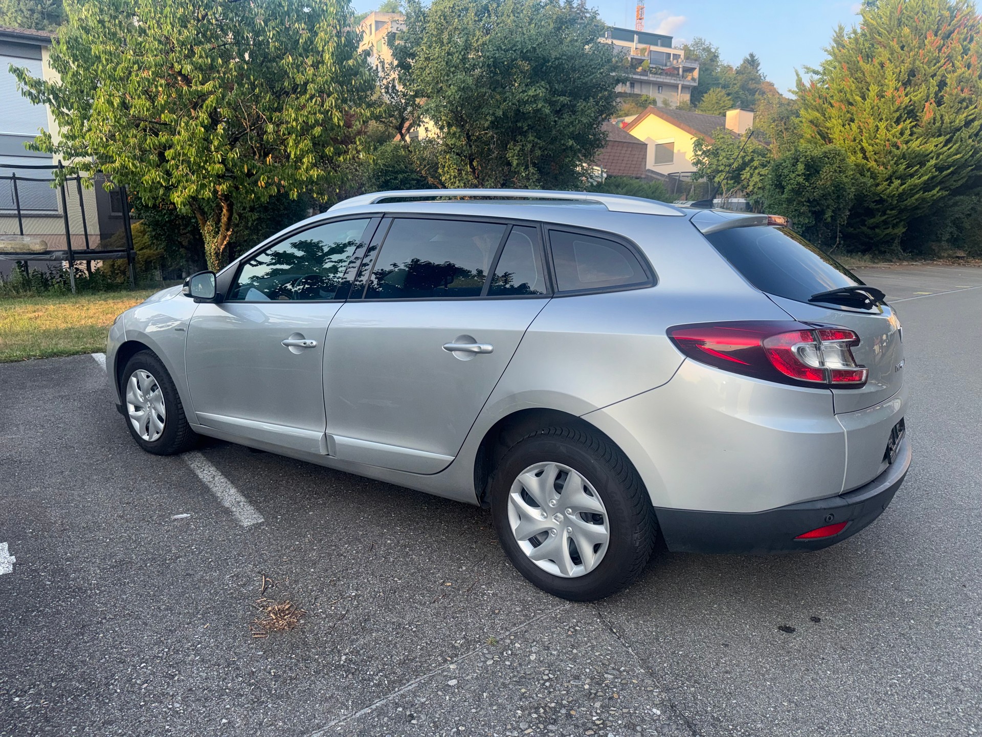 RENAULT Mégane Grandtour 1.5 dCi Swiss Edition EDC-image-1