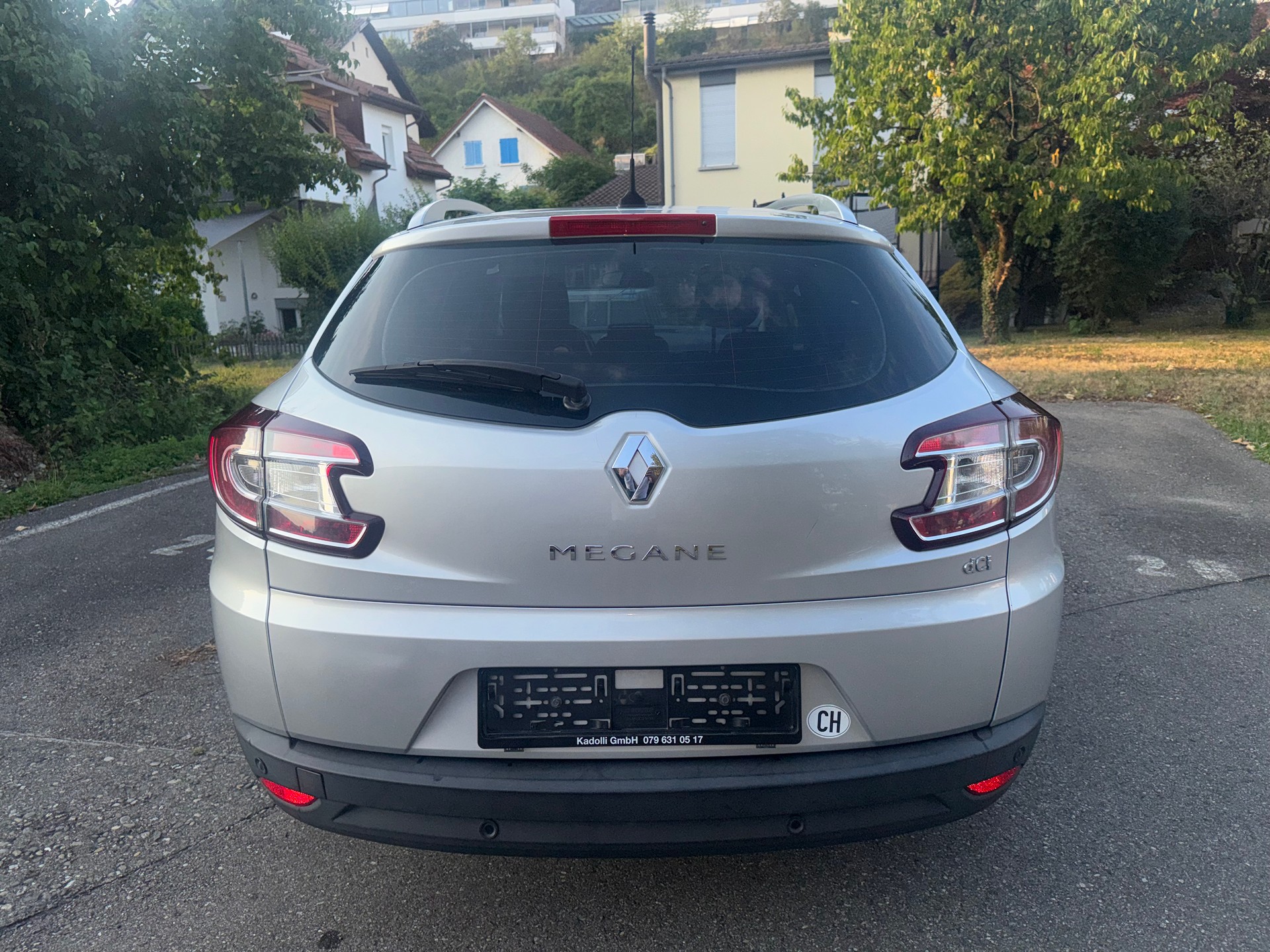 RENAULT Mégane Grandtour 1.5 dCi Swiss Edition EDC-image-2