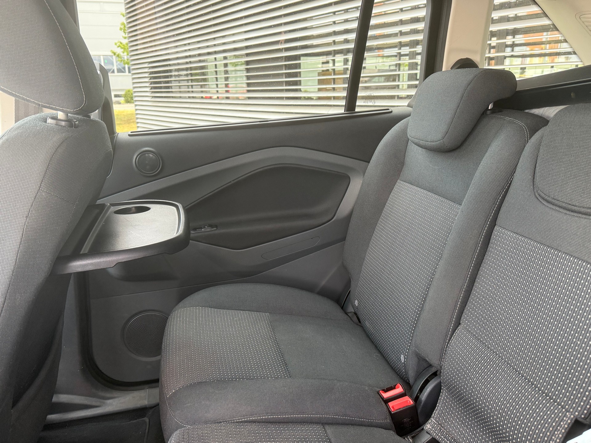 FORD Grand C-Max 2.0 TDCi Titanium PowerShift 7 Platz-image-3