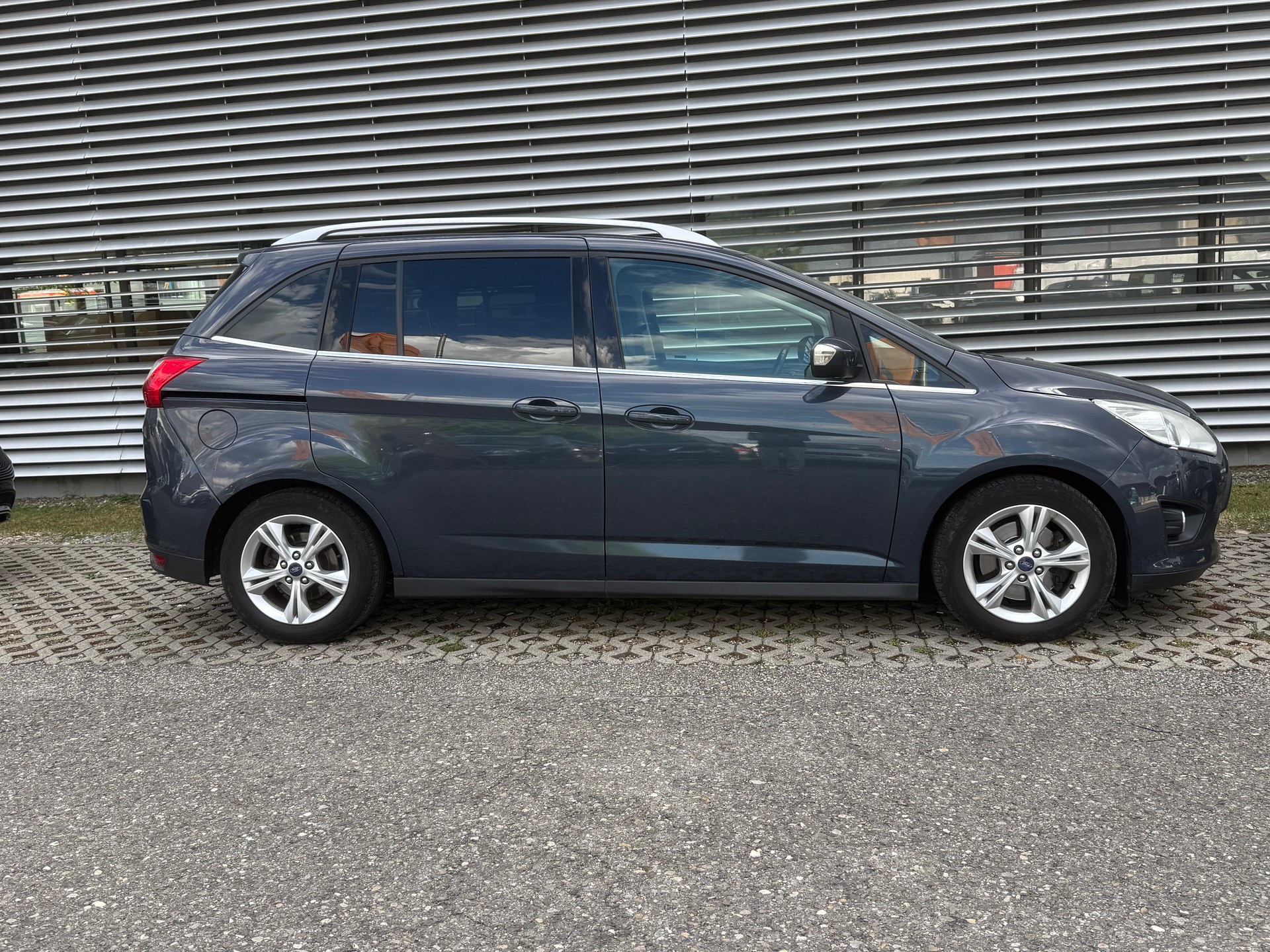 FORD Grand C-Max 2.0 TDCi Titanium PowerShift 7 Platz-image-8