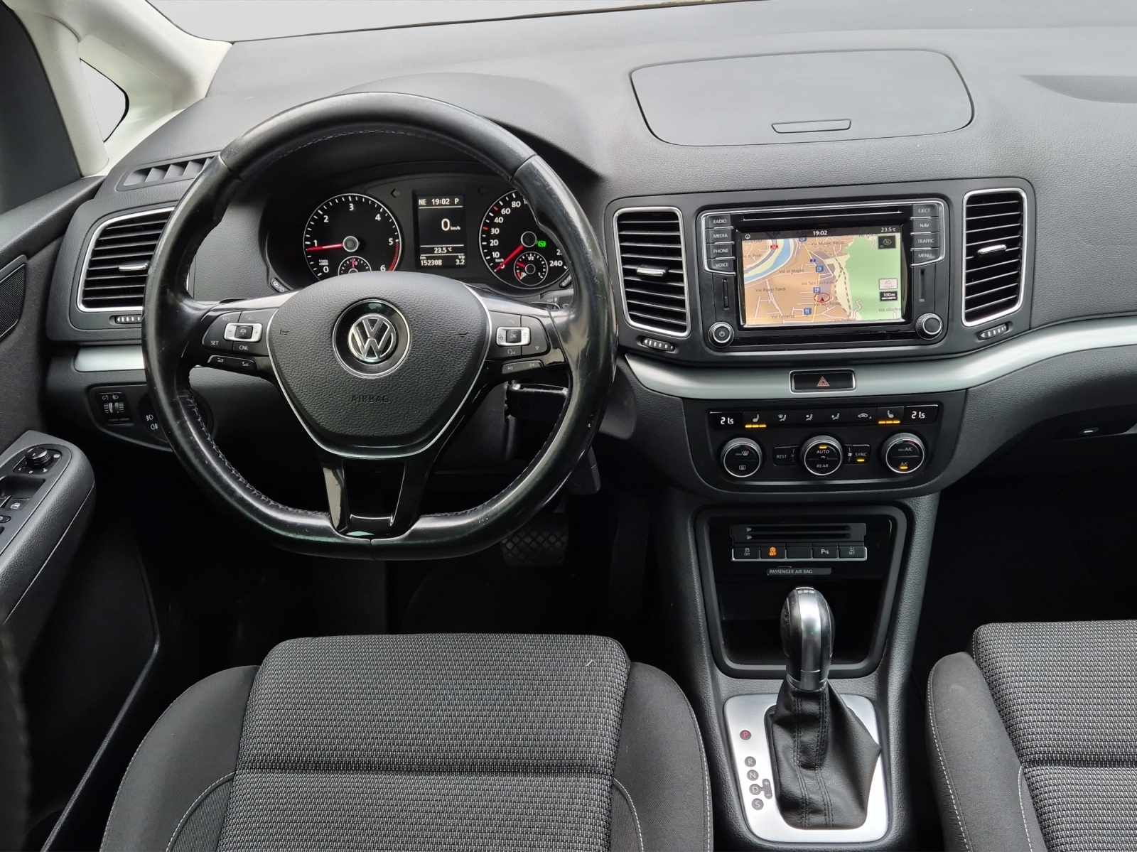 VW Sharan 2.0 TDI BMT Highline DSG-image-9