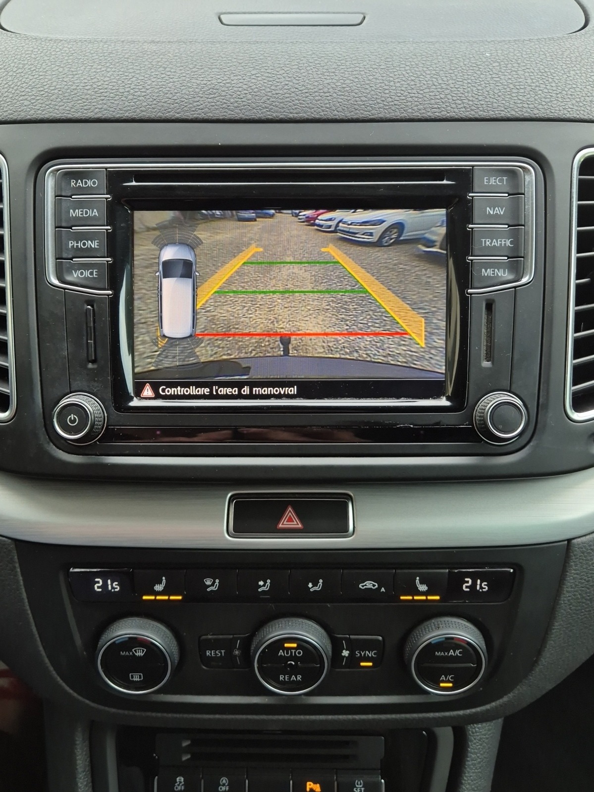 VW Sharan 2.0 TDI BMT Highline DSG-image-10