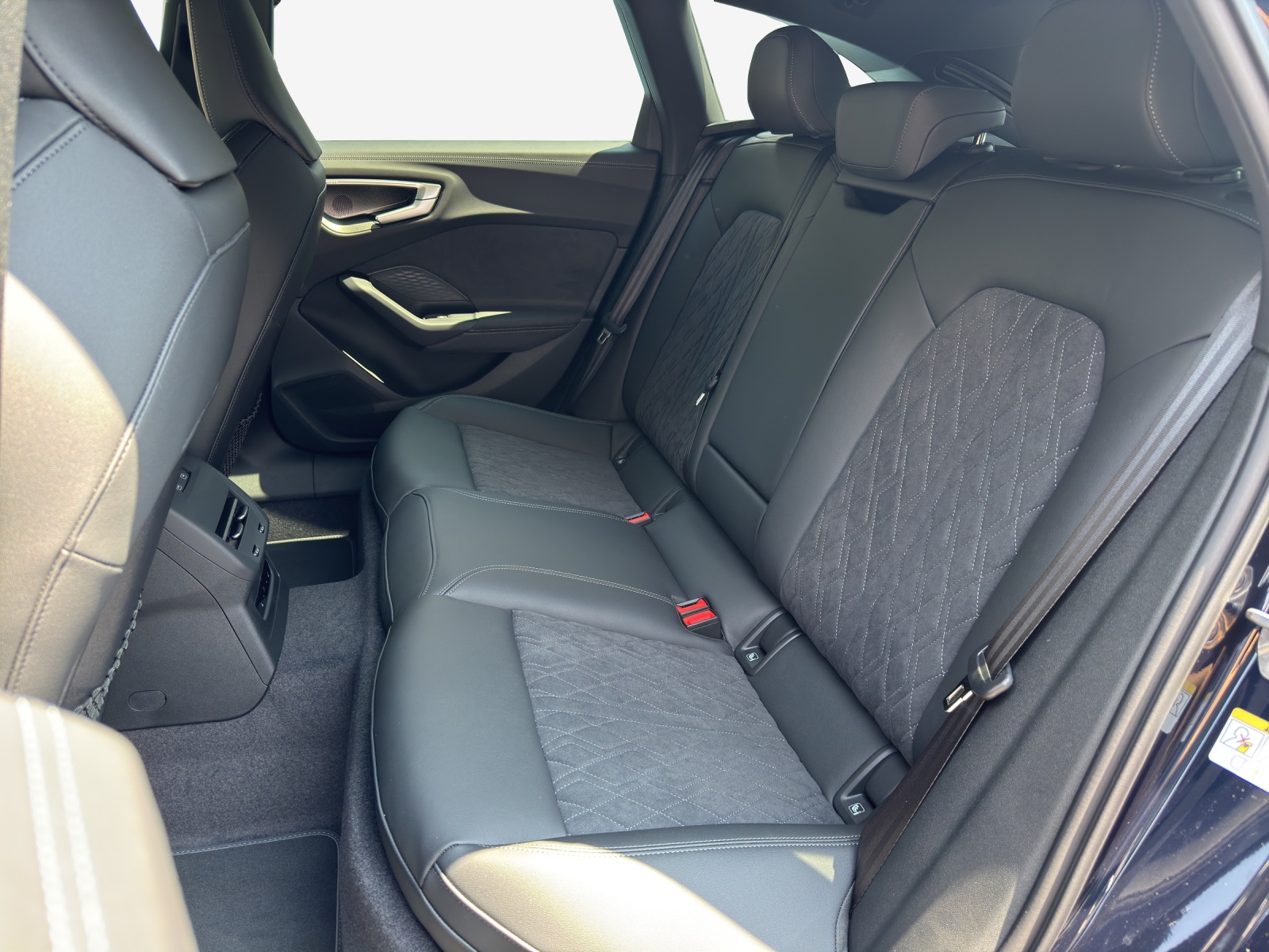 AUDI A5 Avant e-hybrid quattro 270 kW S tronic-image-11