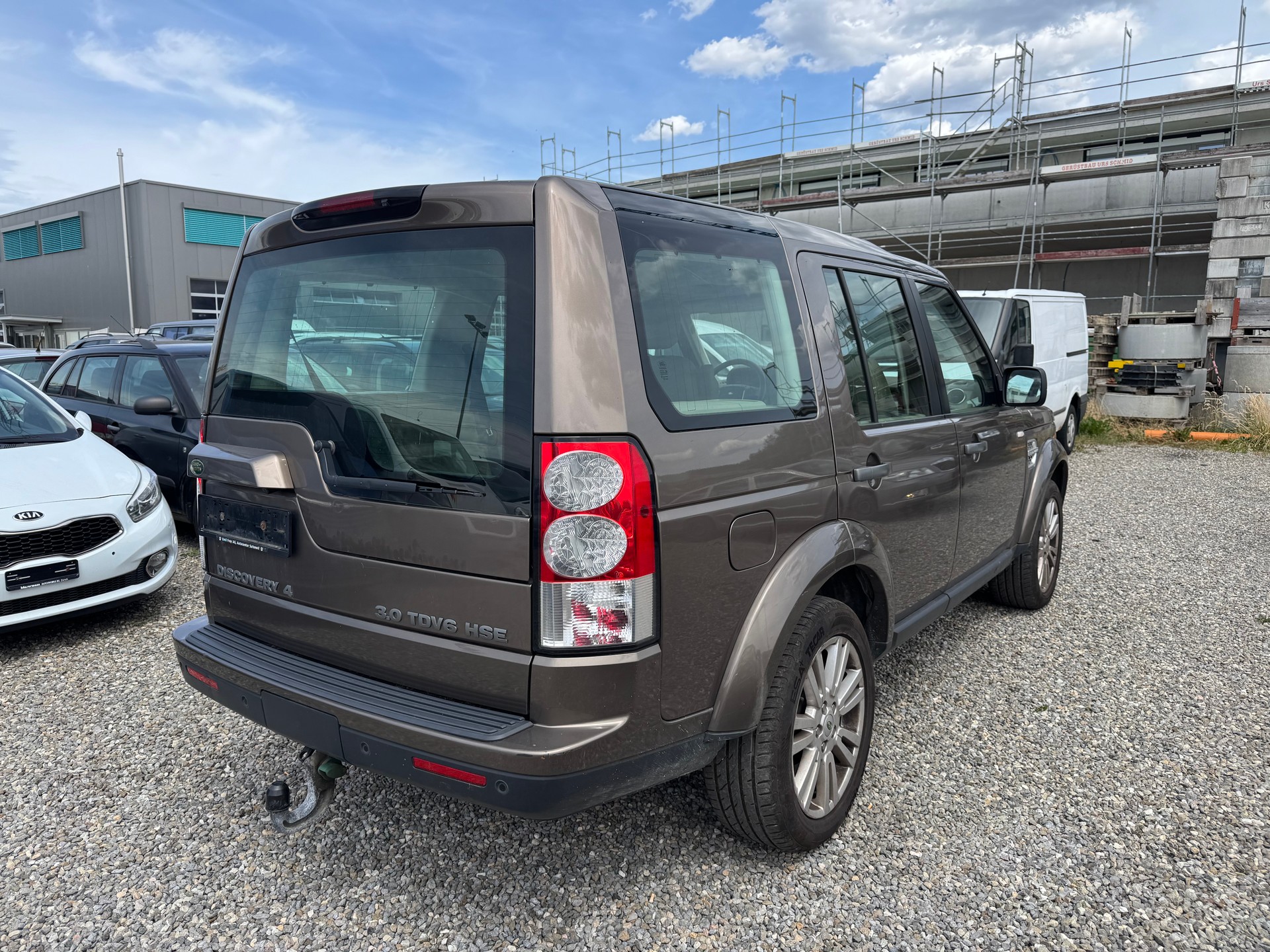 LAND ROVER Discovery 3.0 TDV6 HSE Automatic-image-4