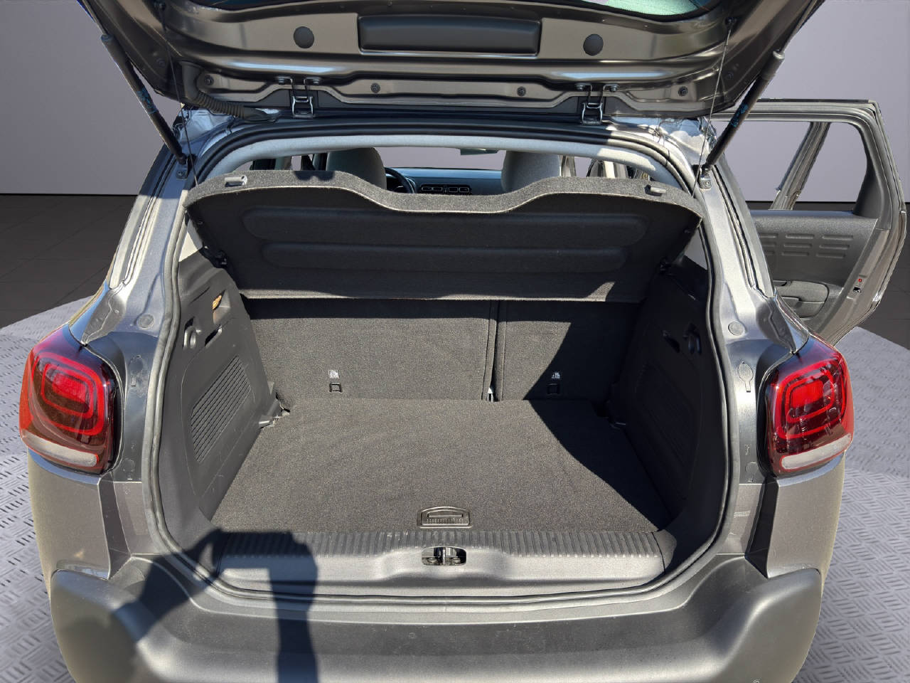 CITROEN C3 Aircross 1.2 PureTech 130 Swiss Edition-image-10