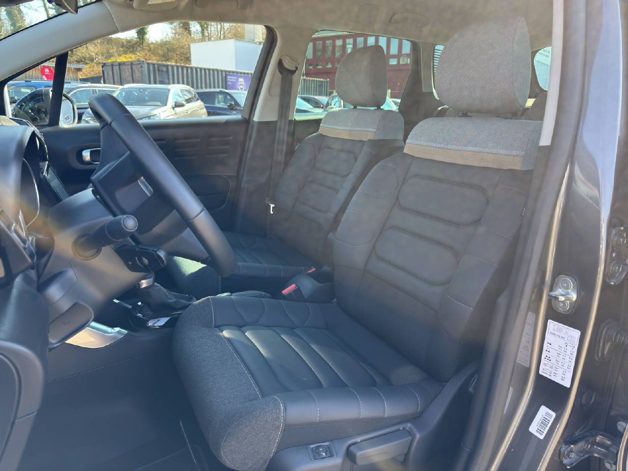 CITROEN C3 Aircross 1.2 PureTech 130 Swiss Edition-image-4