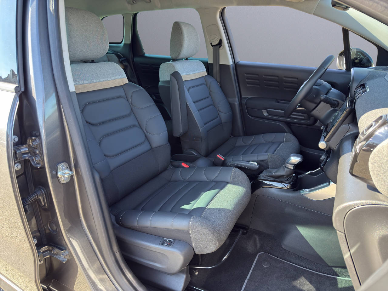 CITROEN C3 Aircross 1.2 PureTech 130 Swiss Edition-image-8