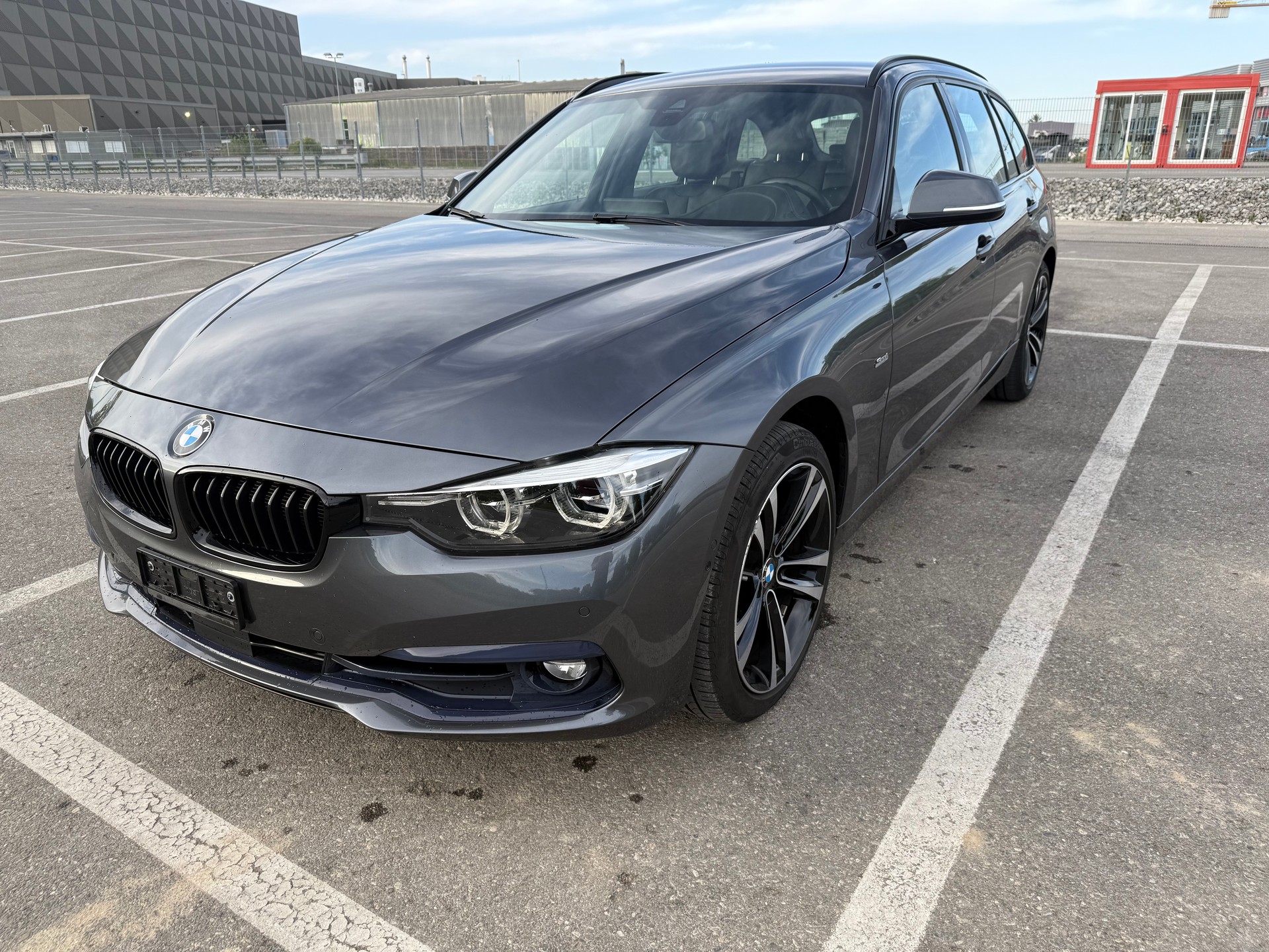 BMW 320d xDrive-image-0