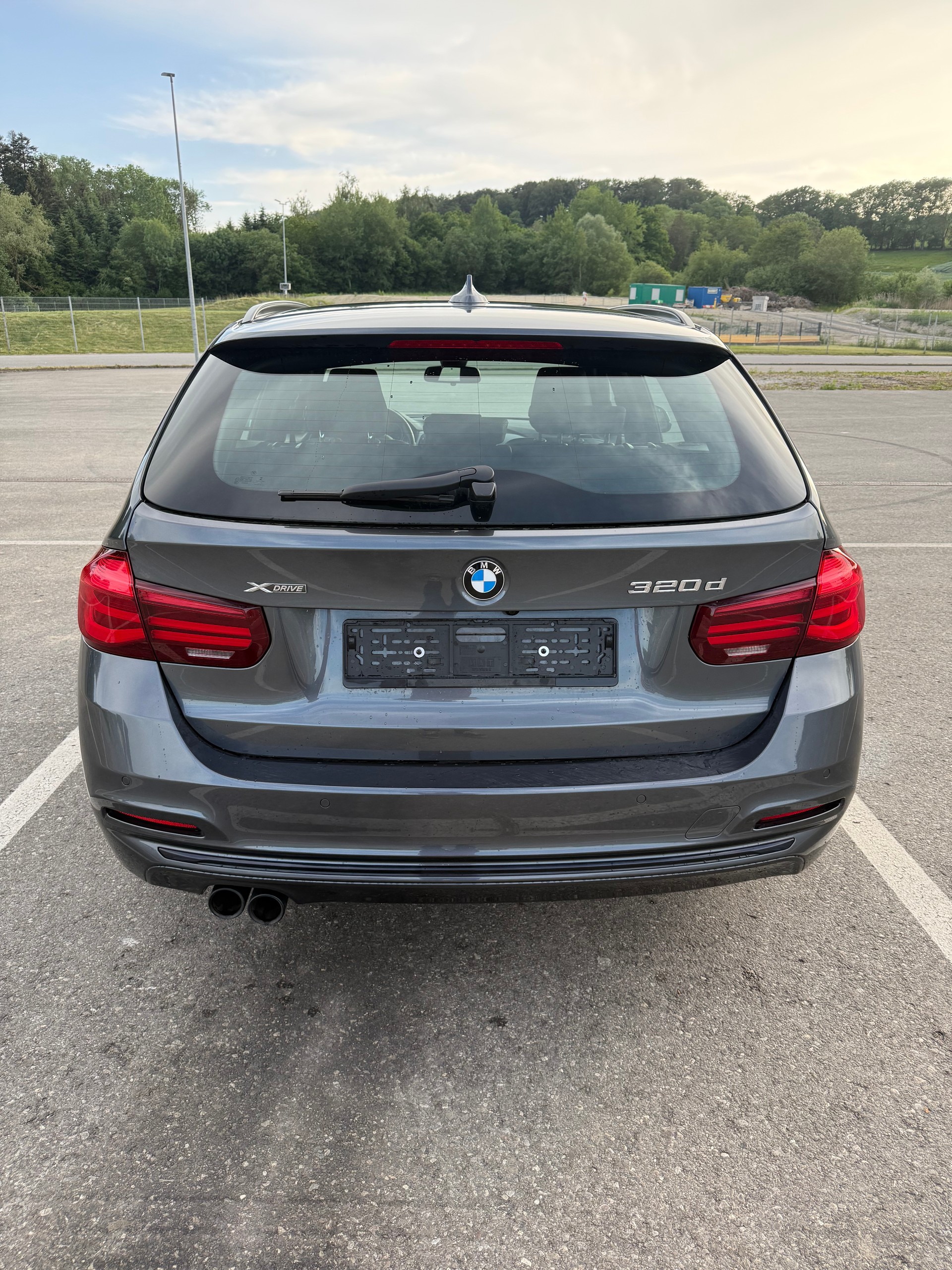 BMW 320d xDrive-image-3