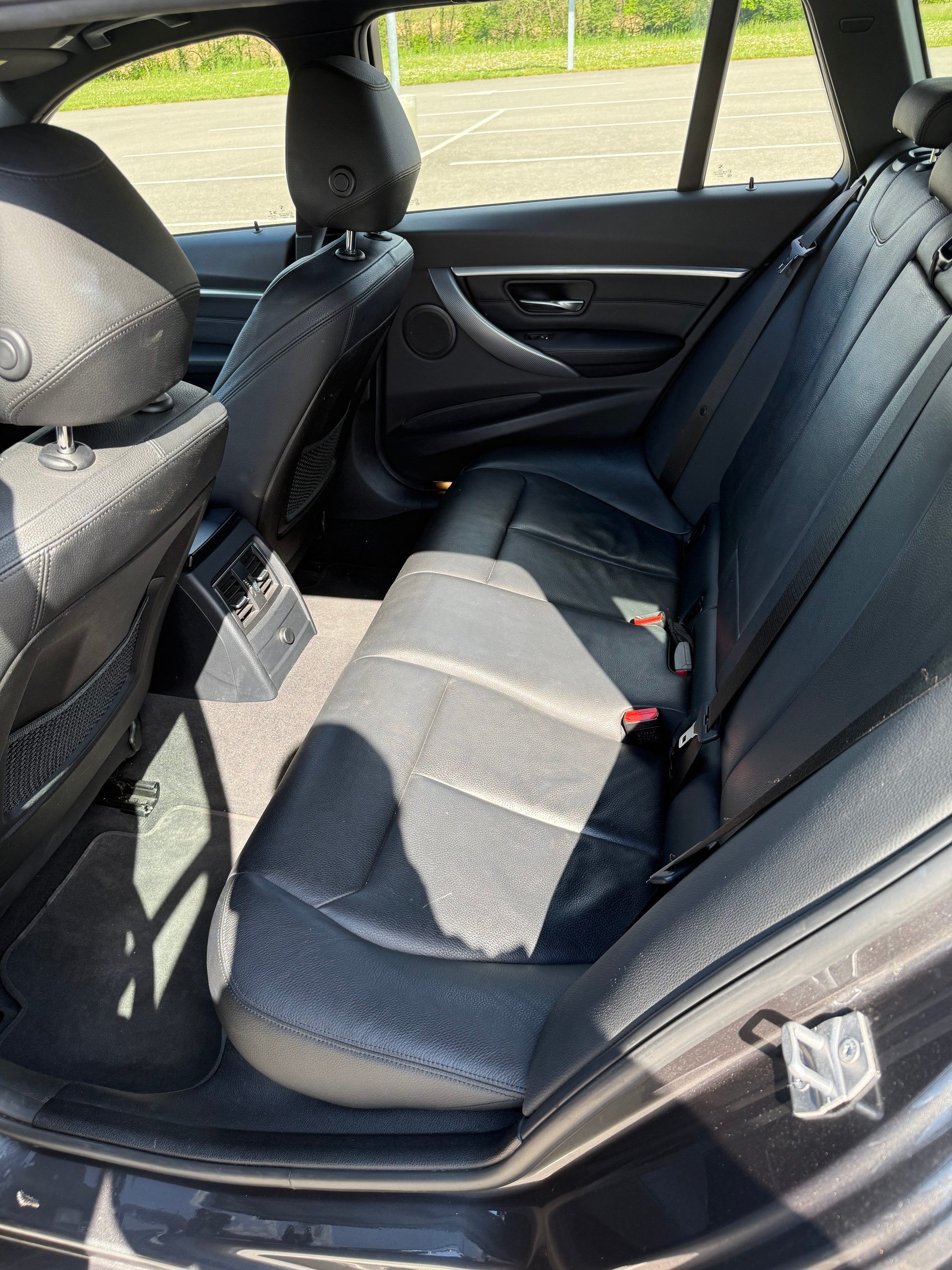 BMW 320d xDrive-image-13