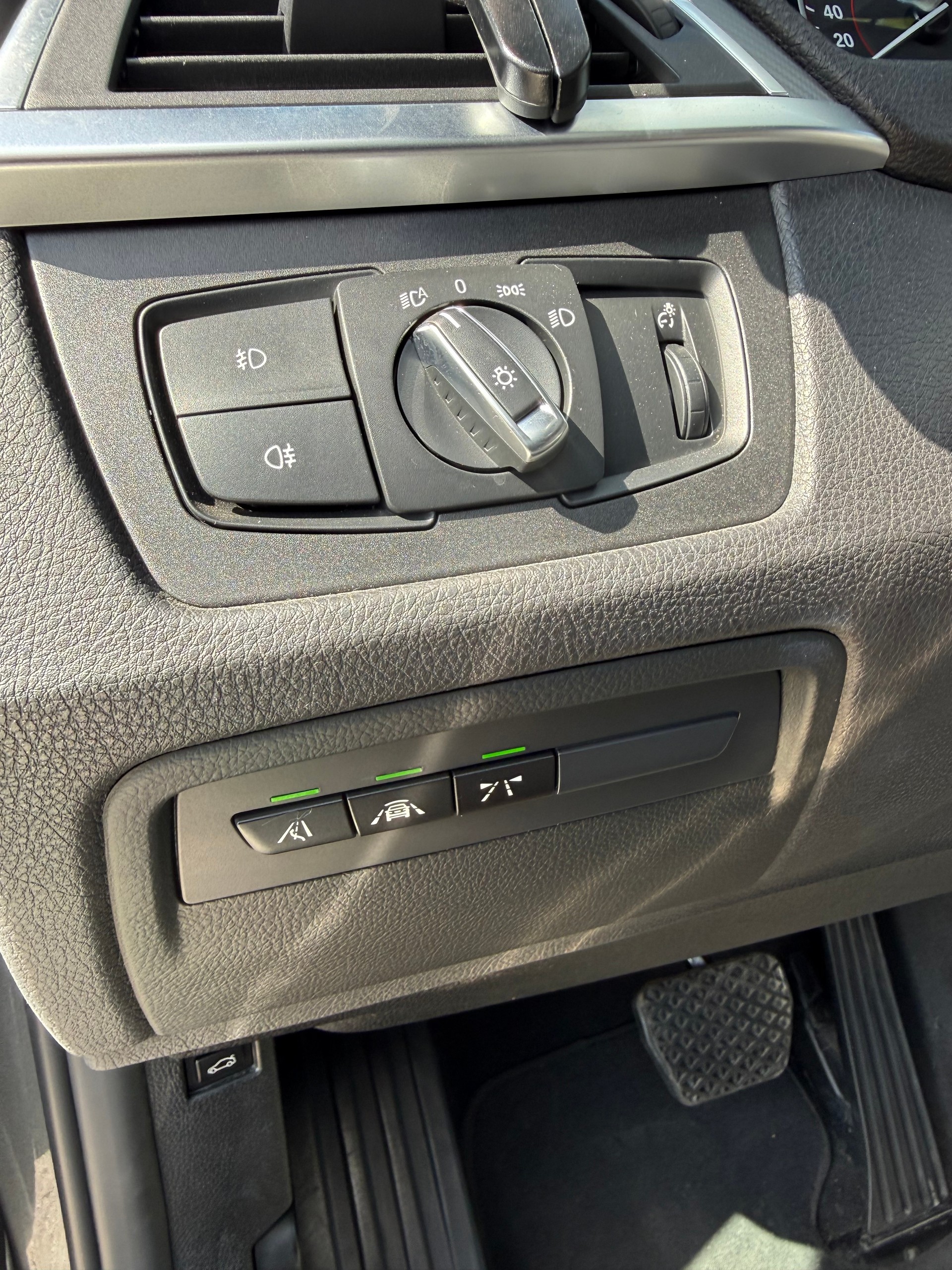BMW 320d xDrive-image-12