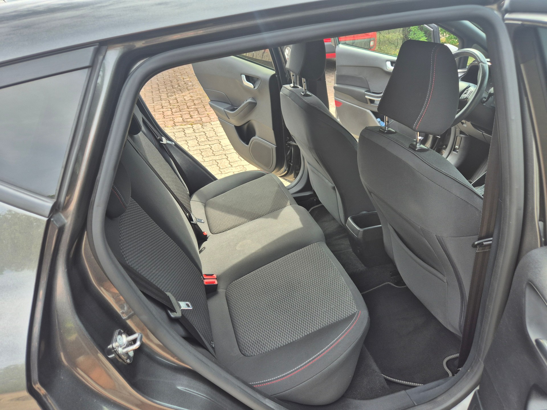 FORD Fiesta 1.0 EcoB ST-Line-image-3