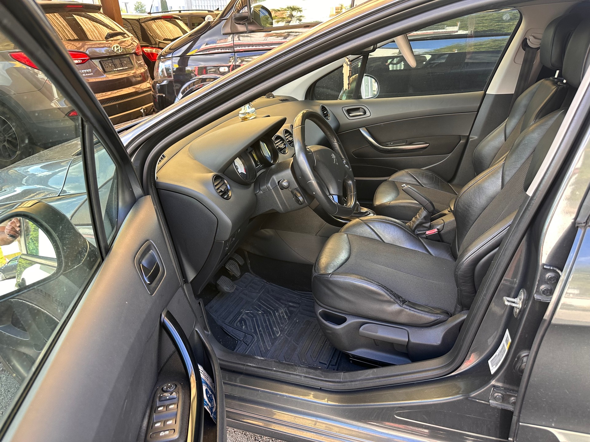 PEUGEOT 308 1.6 HDI Active-image-8