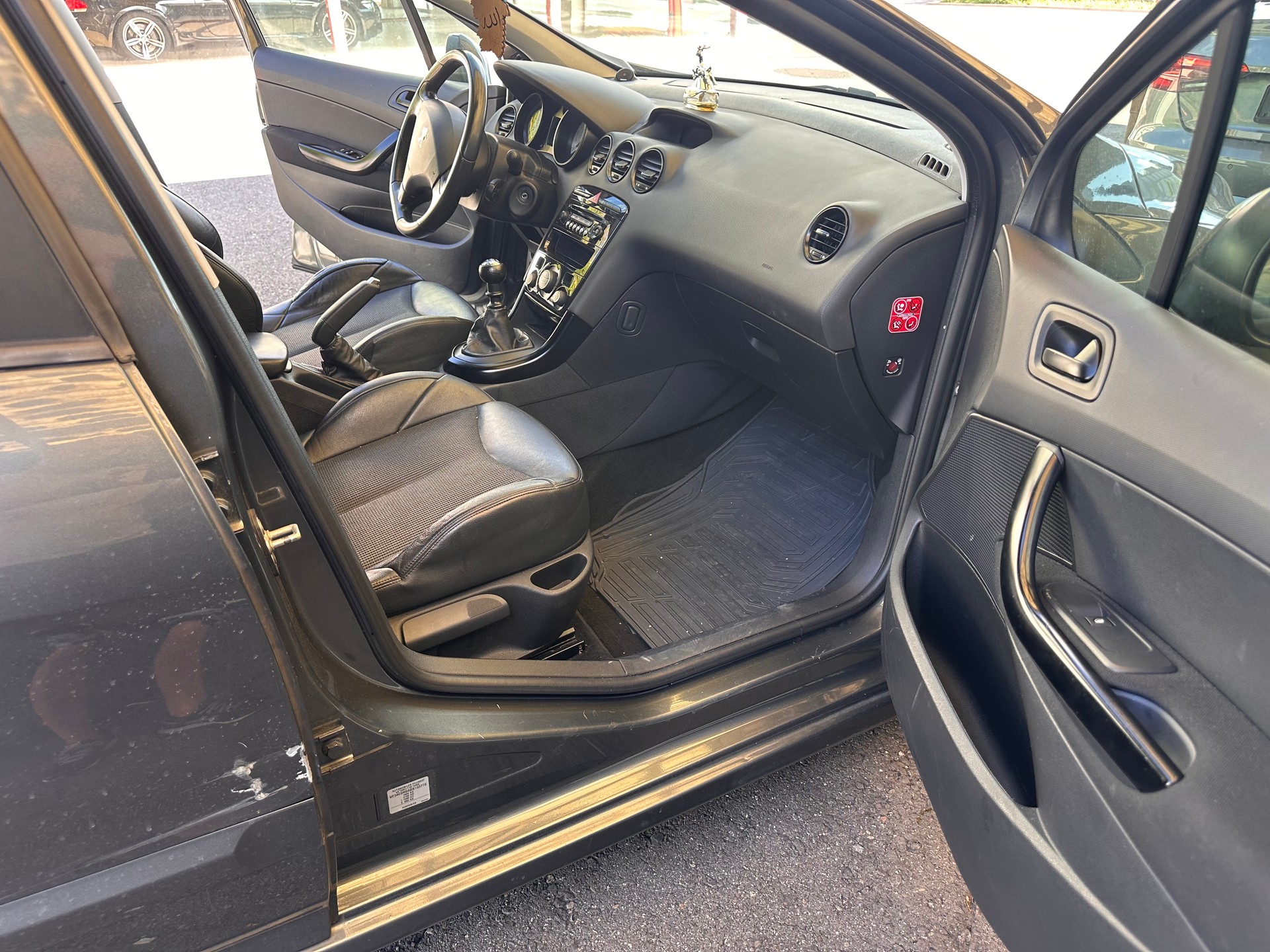 PEUGEOT 308 1.6 HDI Active-image-12