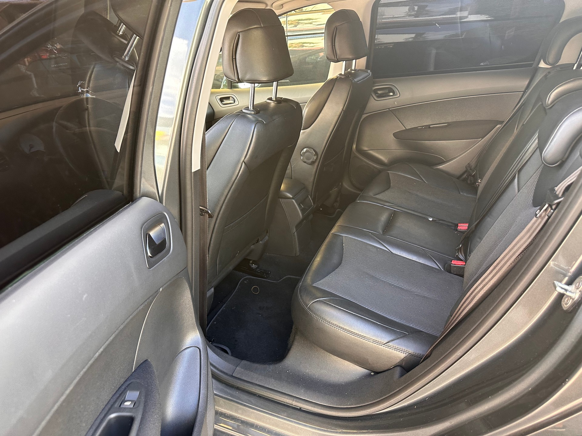 PEUGEOT 308 1.6 HDI Active-image-11