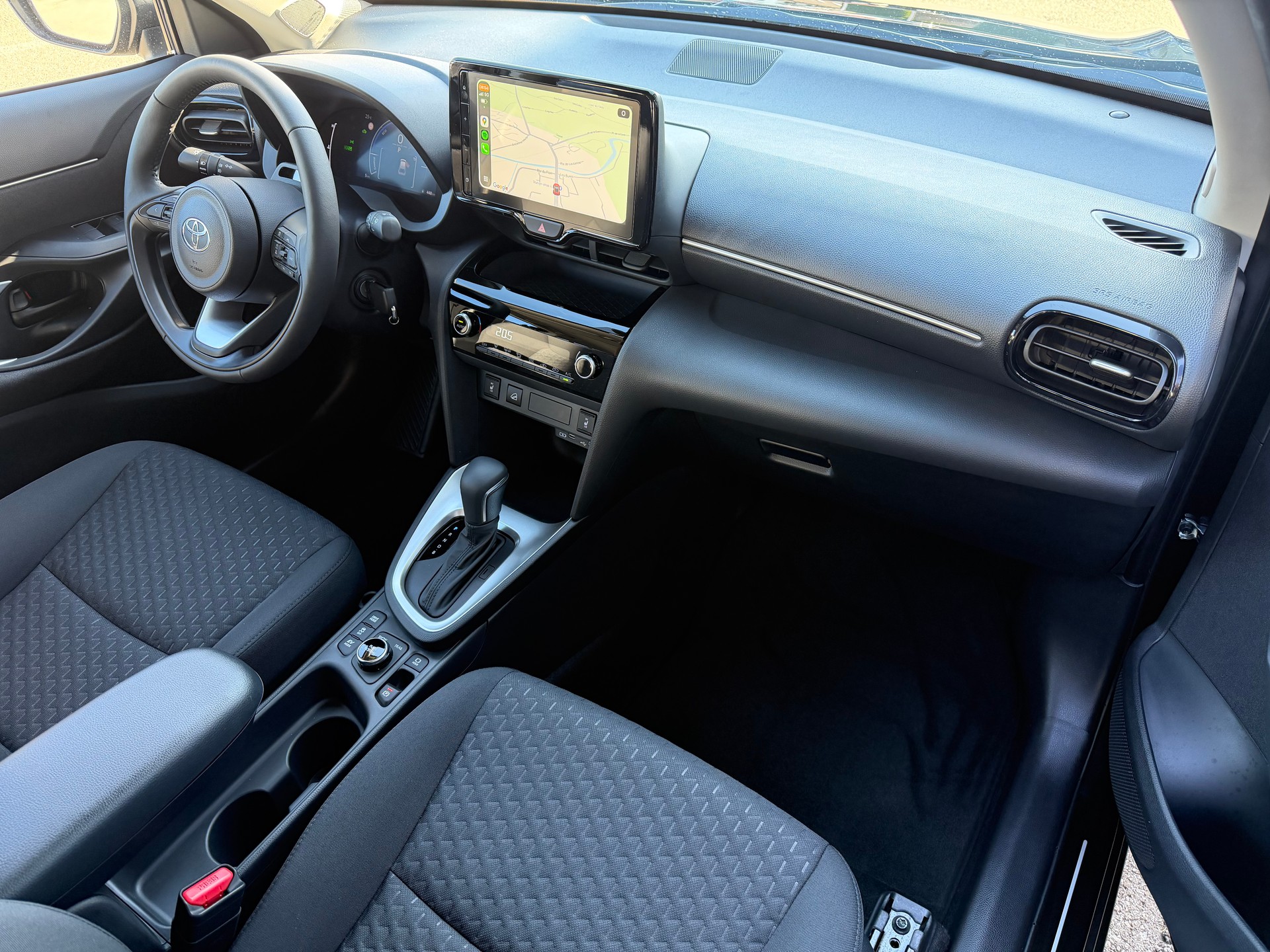 TOYOTA Yaris Cross 1.5 Comfort AWDi e-CVT-image-10