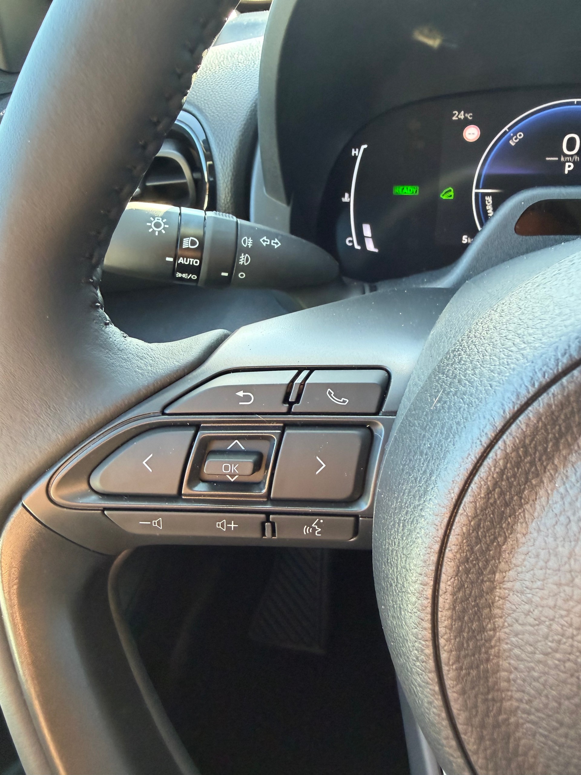 TOYOTA Yaris Cross 1.5 Comfort AWDi e-CVT-image-17