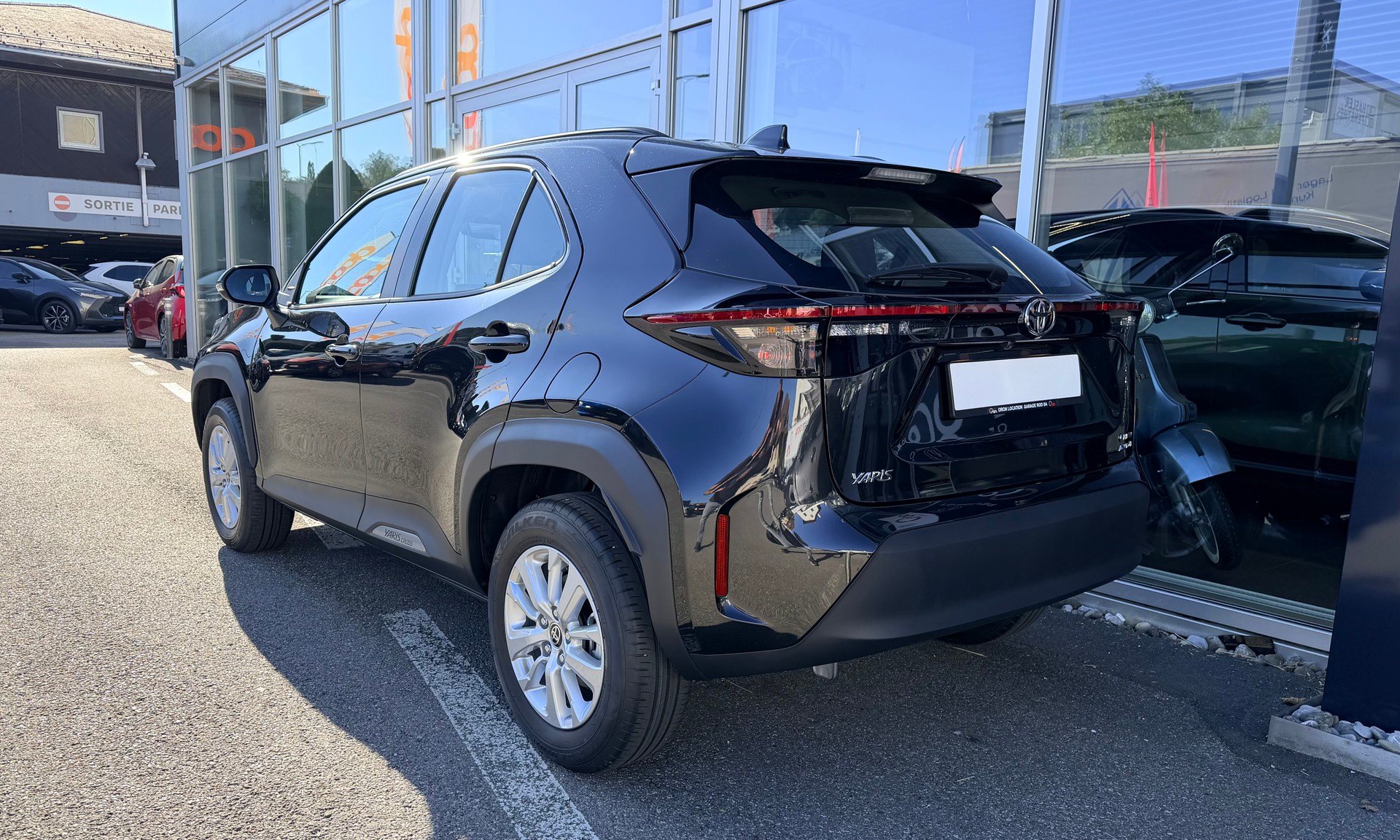 TOYOTA Yaris Cross 1.5 Comfort AWDi e-CVT-image-5