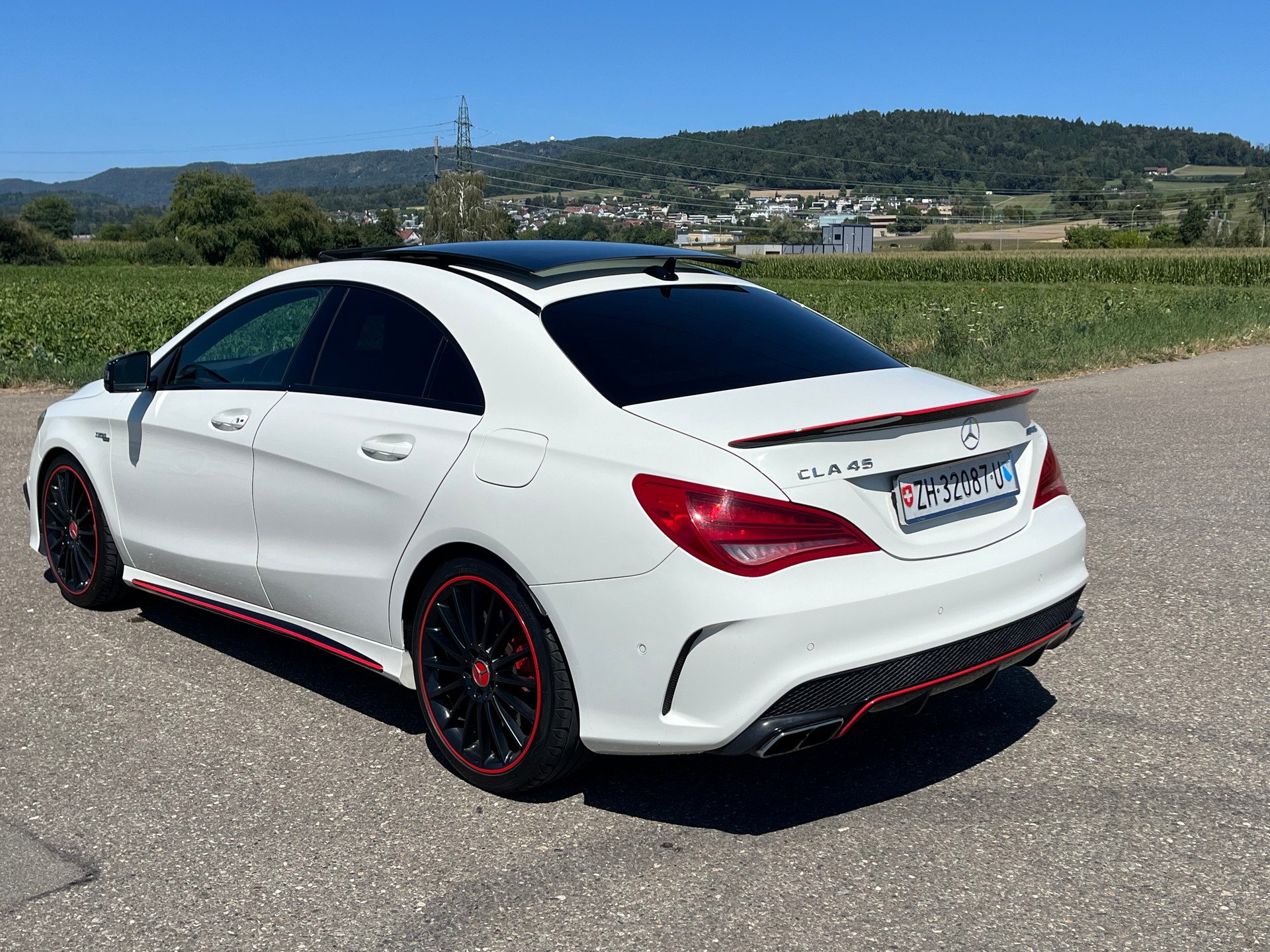 MERCEDES-BENZ CLA 45 AMG 4Matic Speedshift-image-2