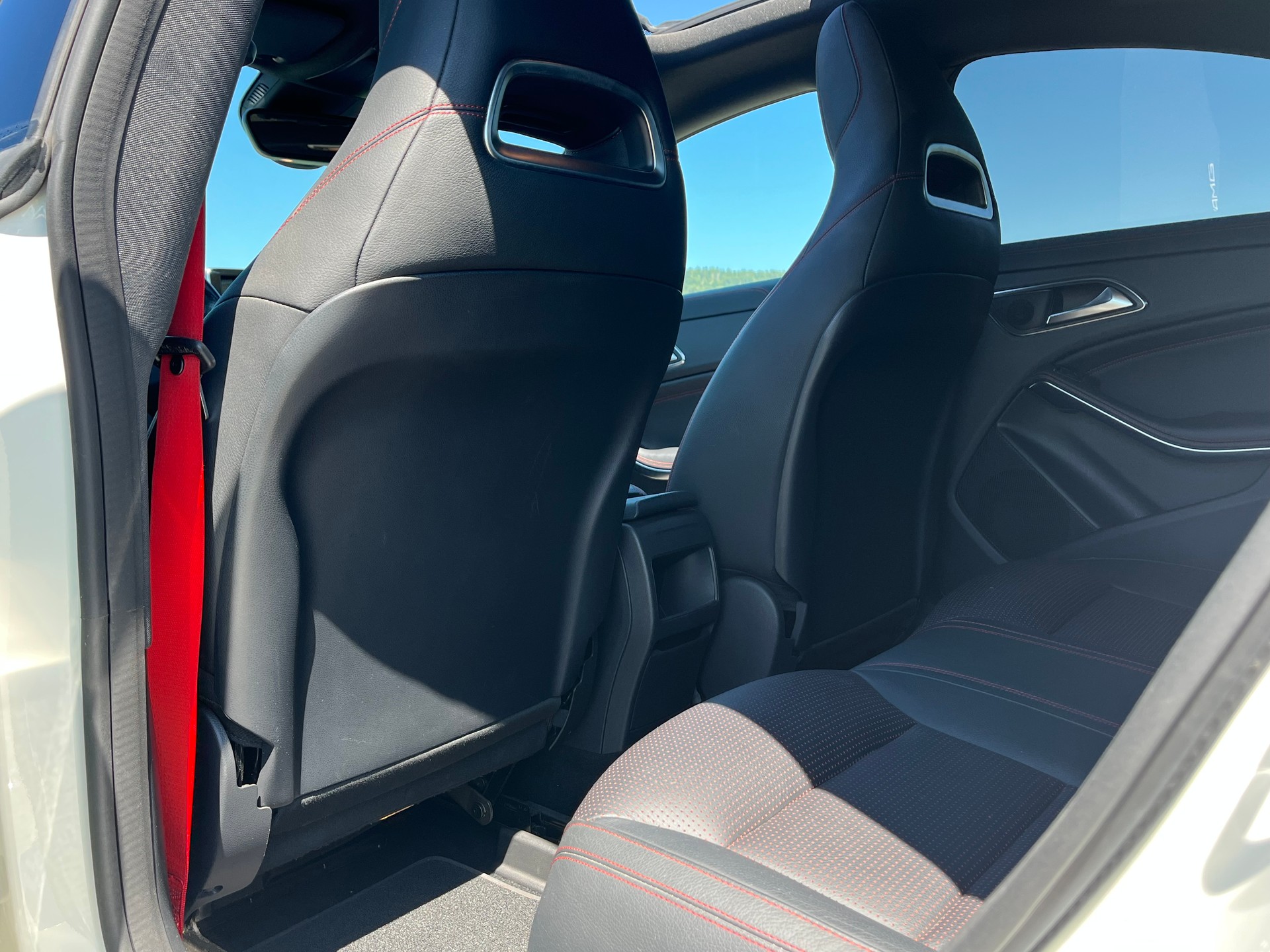 MERCEDES-BENZ CLA 45 AMG 4Matic Speedshift-image-12